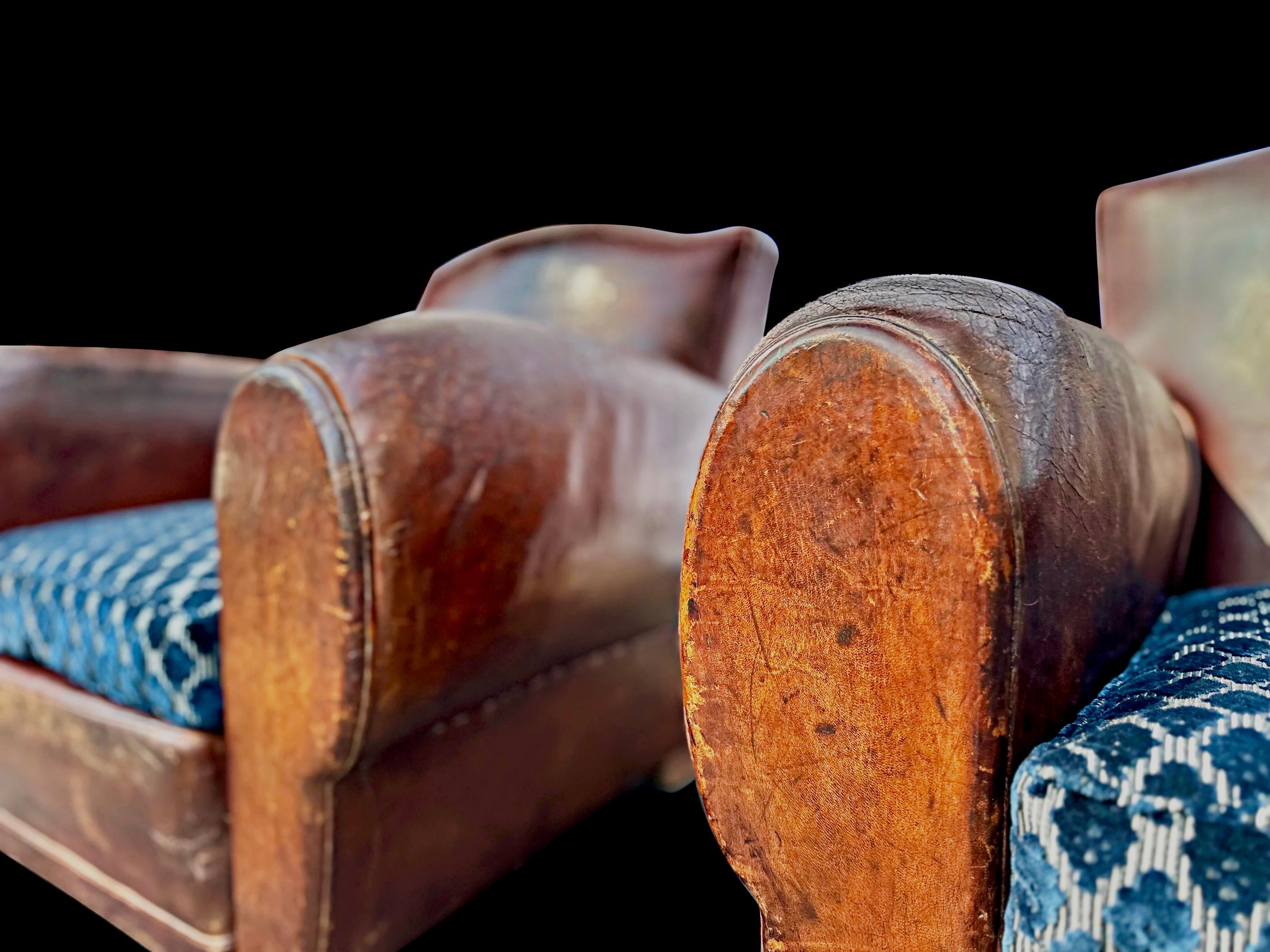 Pair of original Art Deco moustache French leather club chairs - 1930. For Sale 5