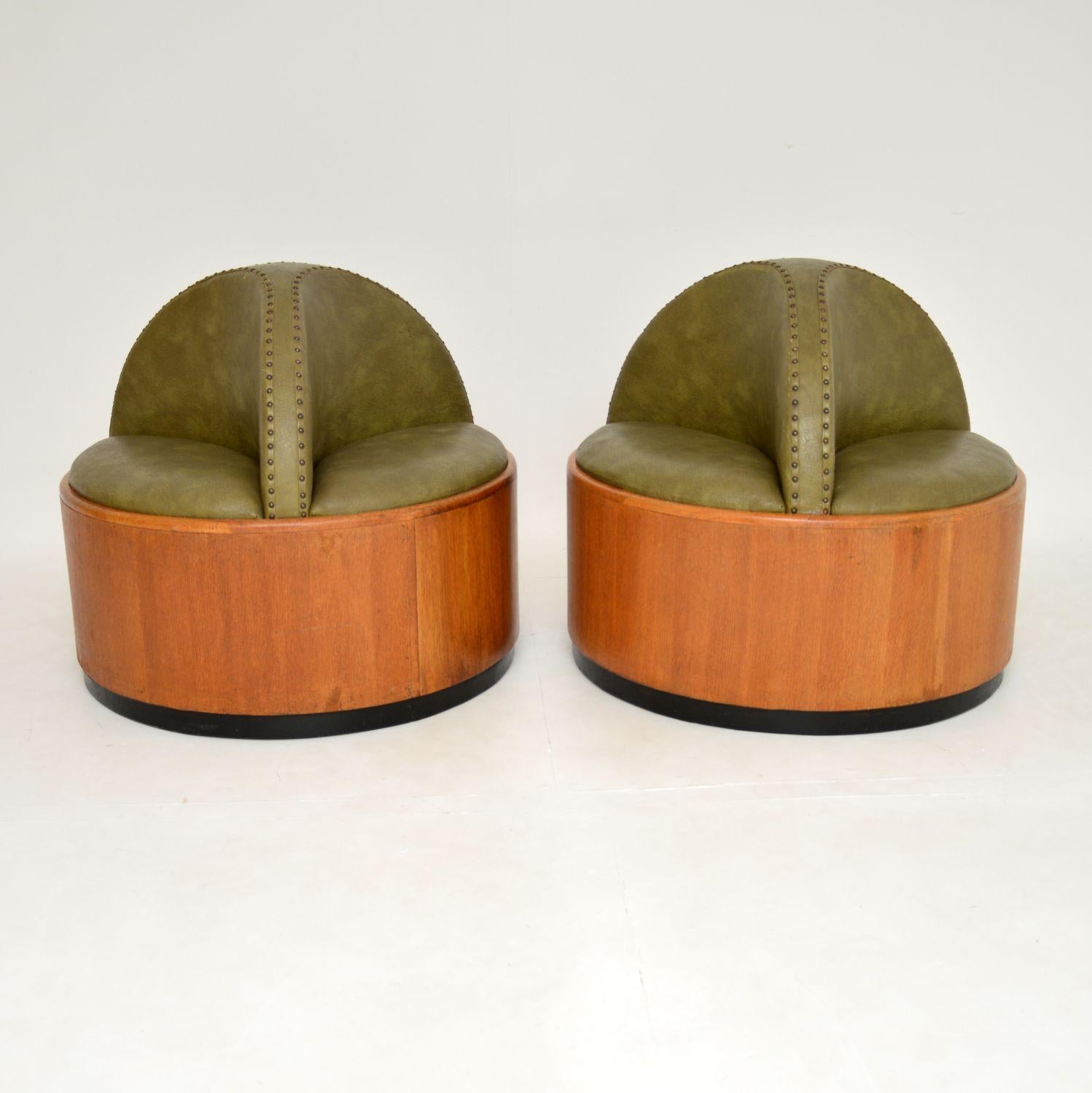 A wonderful and highly unusual pair of Art Deco period conversation seats. These were made in England, they date from the 1920-1930’s.

The design is stunning and it is extremely unusual to see three seat conversation seats from this period. The