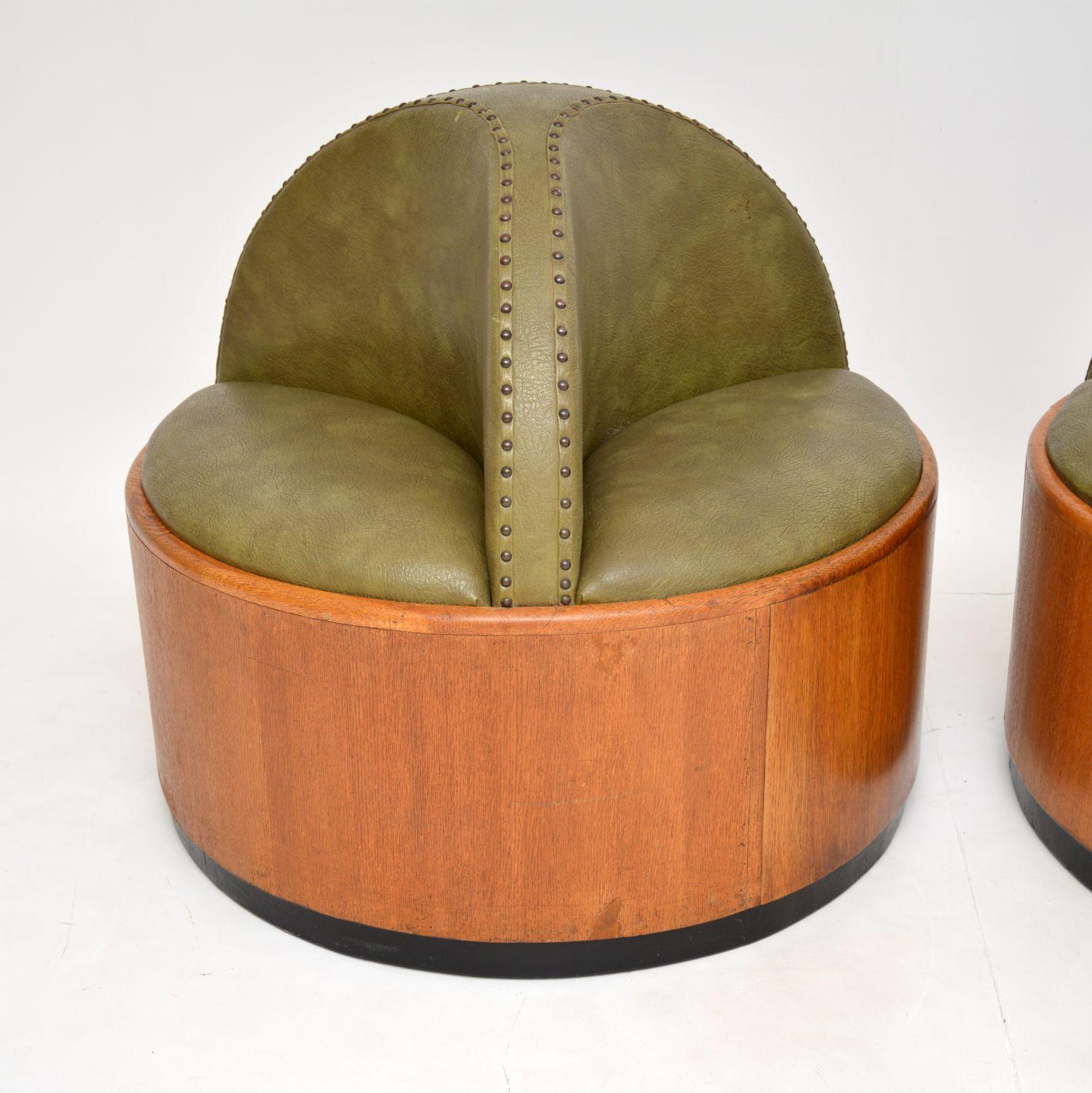 Pair of Original Art Deco Period Oak Conversation Seats In Good Condition In London, GB
