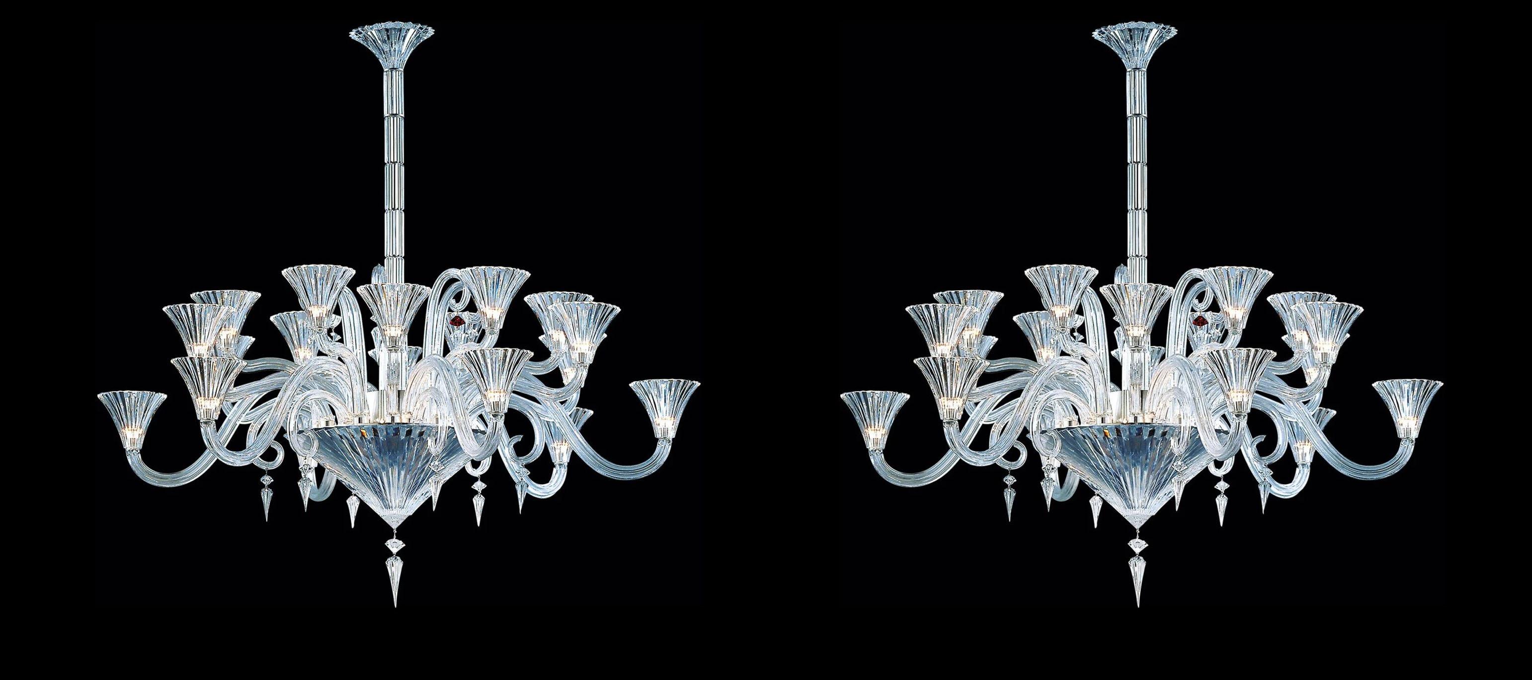 Pair of original Bacarrat Mille Nuits 18L crystal chandeliers (Französisch) im Angebot