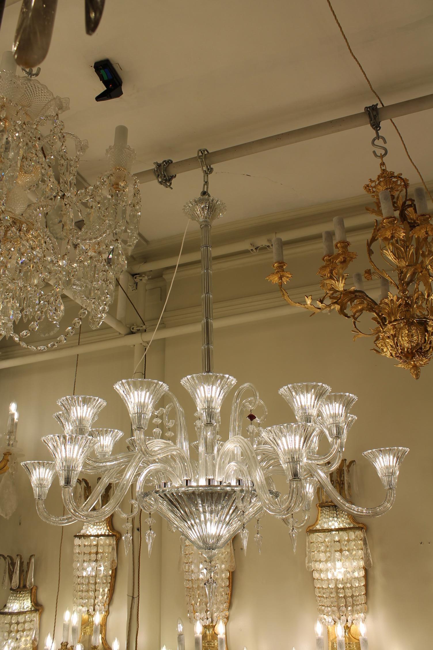 Pair of original Bacarrat Mille Nuits 18L crystal chandeliers im Angebot 1