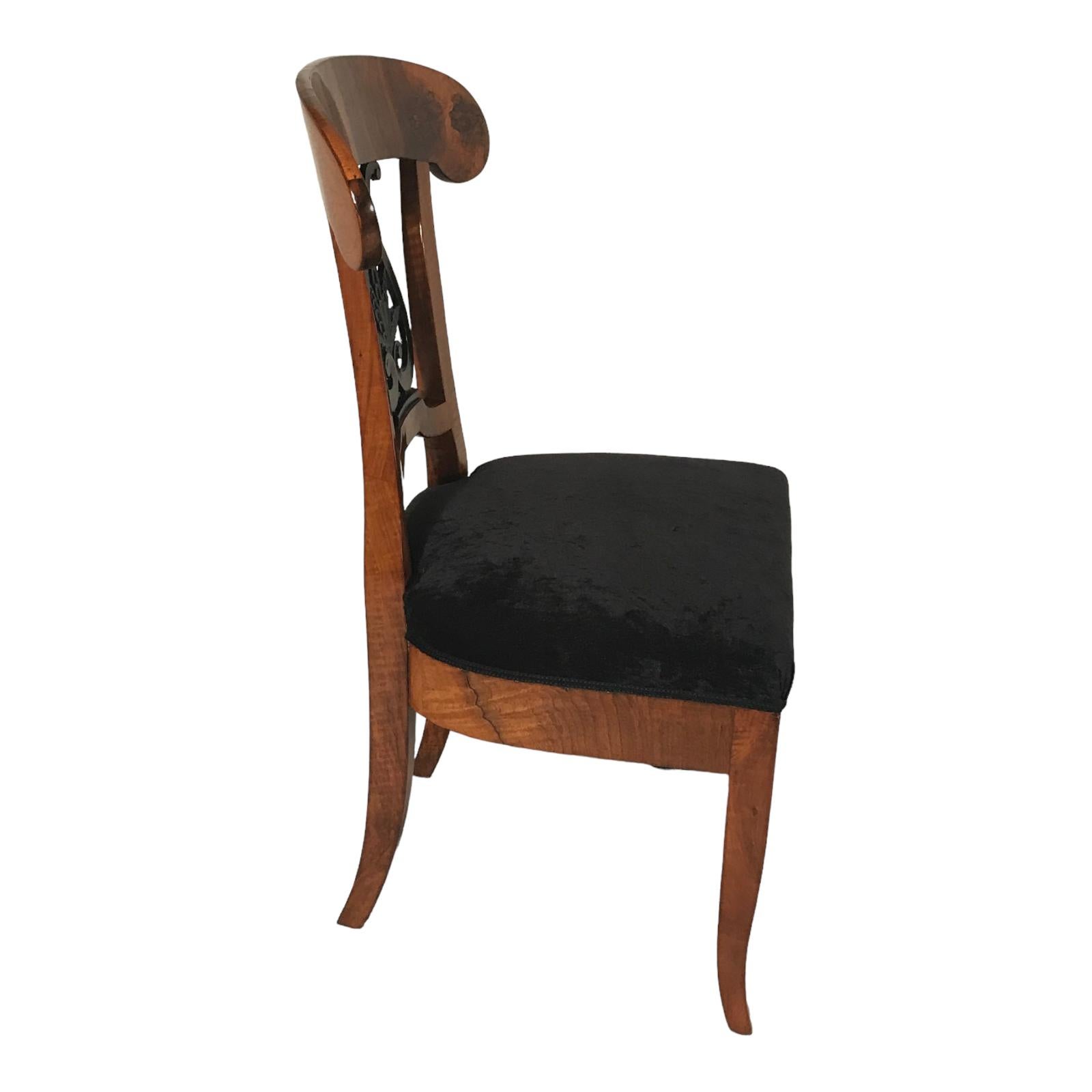 Veneer Pair of original Biedermeier Chairs, 1820 For Sale