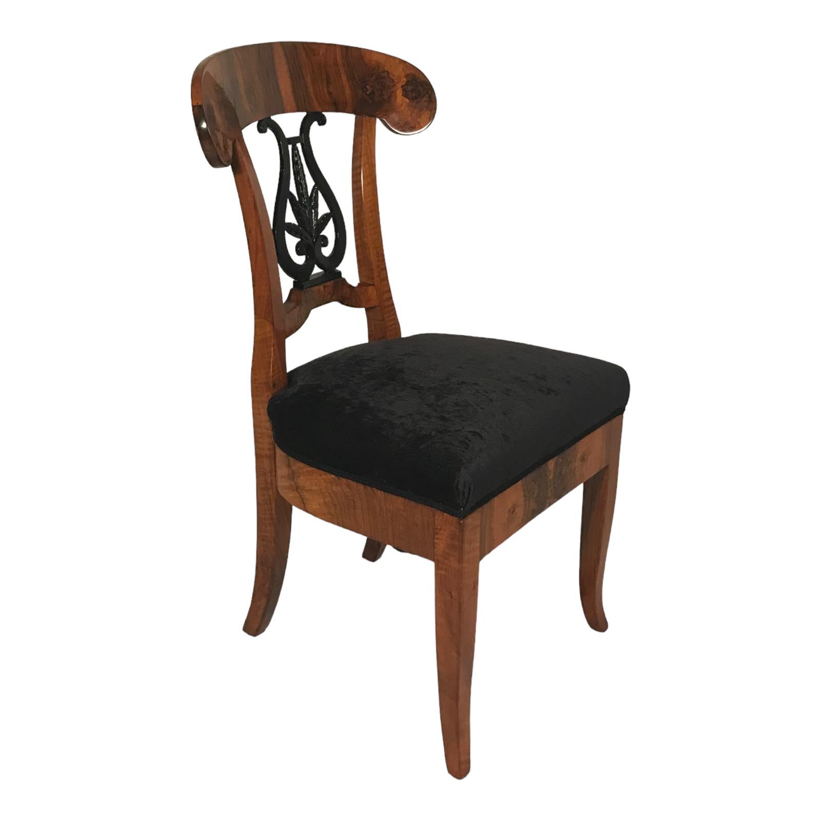 Pair of original Biedermeier Chairs, 1820 In Good Condition For Sale In Leimen, DE
