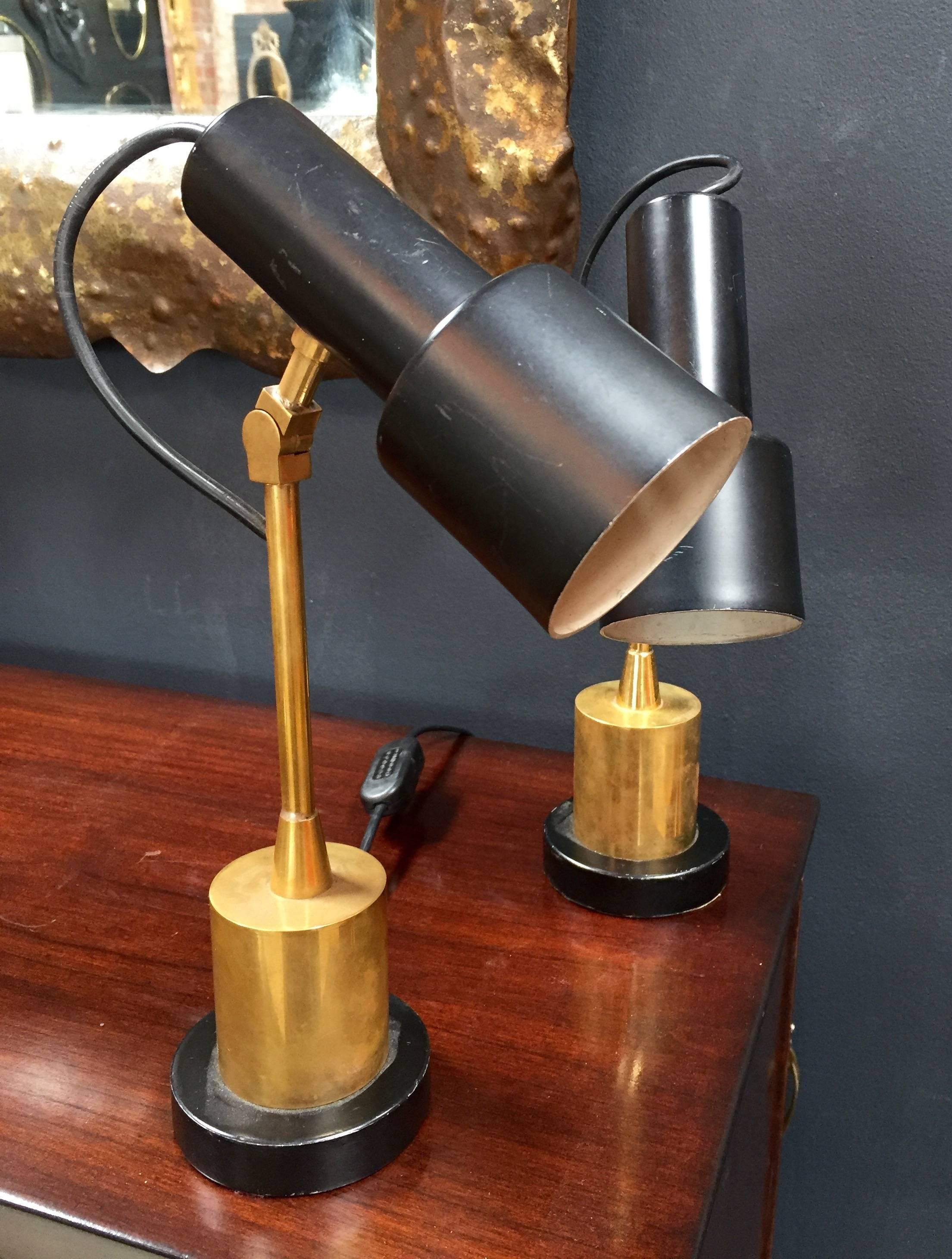 Pair of Original Brass and Black Stilnovo Table Lamps, Italy, 1950s In Good Condition In Los Angeles, CA