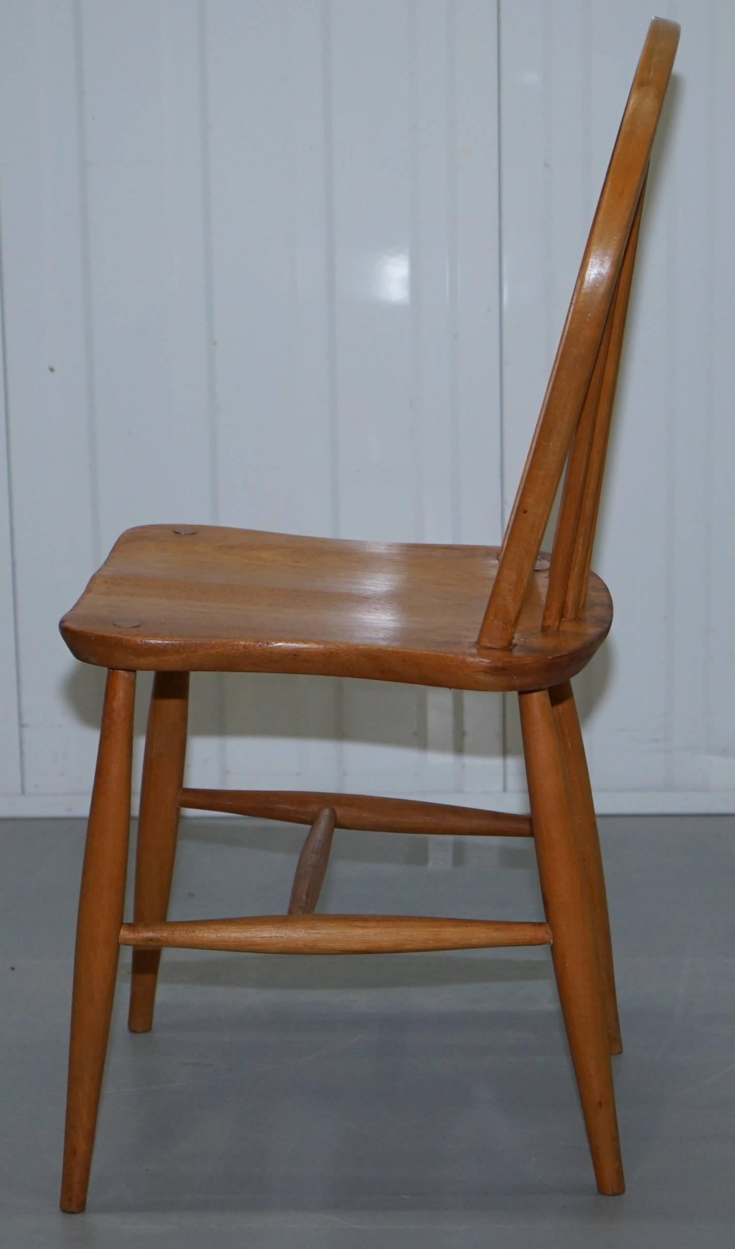 Hand-Crafted Pair of Original Ercol Productions Windsor Dining Chairs Spindle