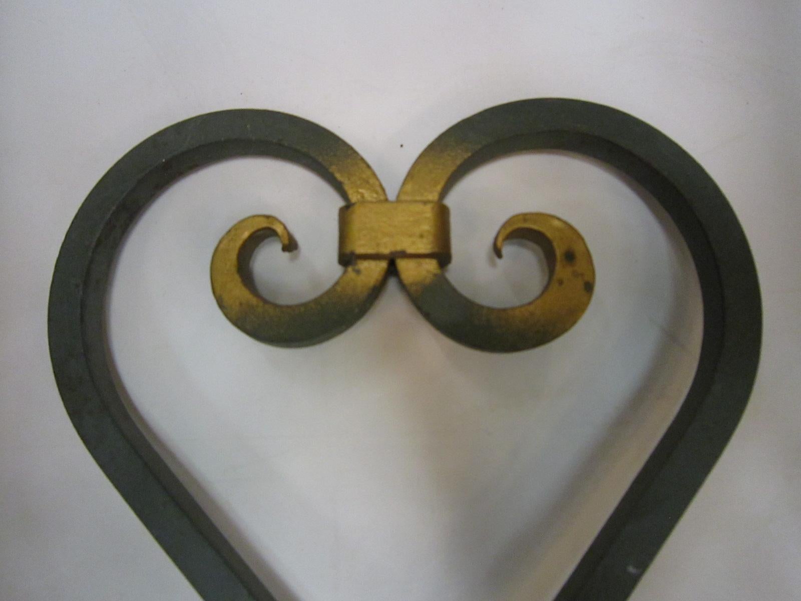 Paire d'appliques d'origine françaises en fer forgé à la main vert Verde et doré en vente 2