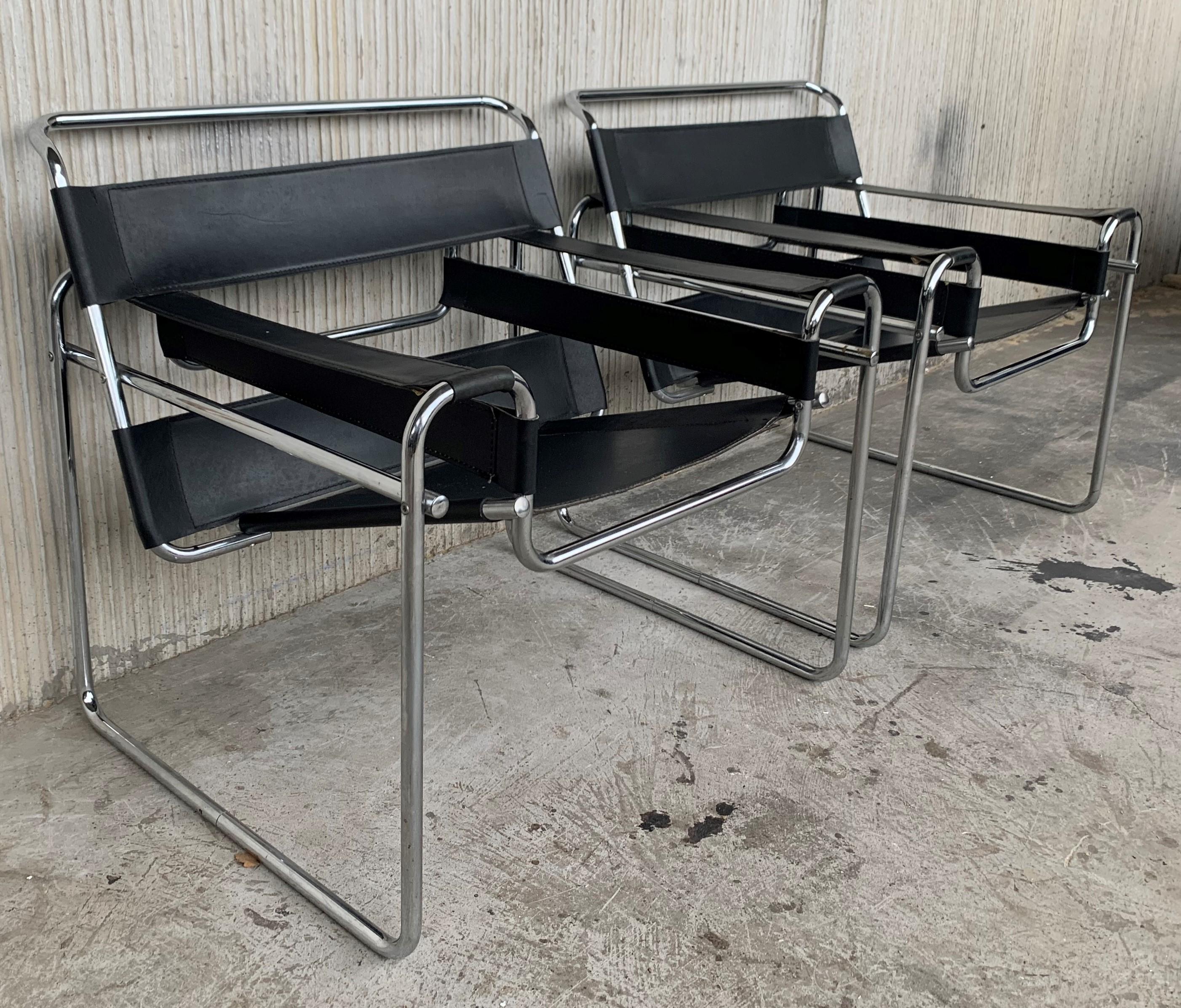 Mid-Century Modern Pair of Original Gavina Wassily Chairs by Marcel Breuer in Black Leather