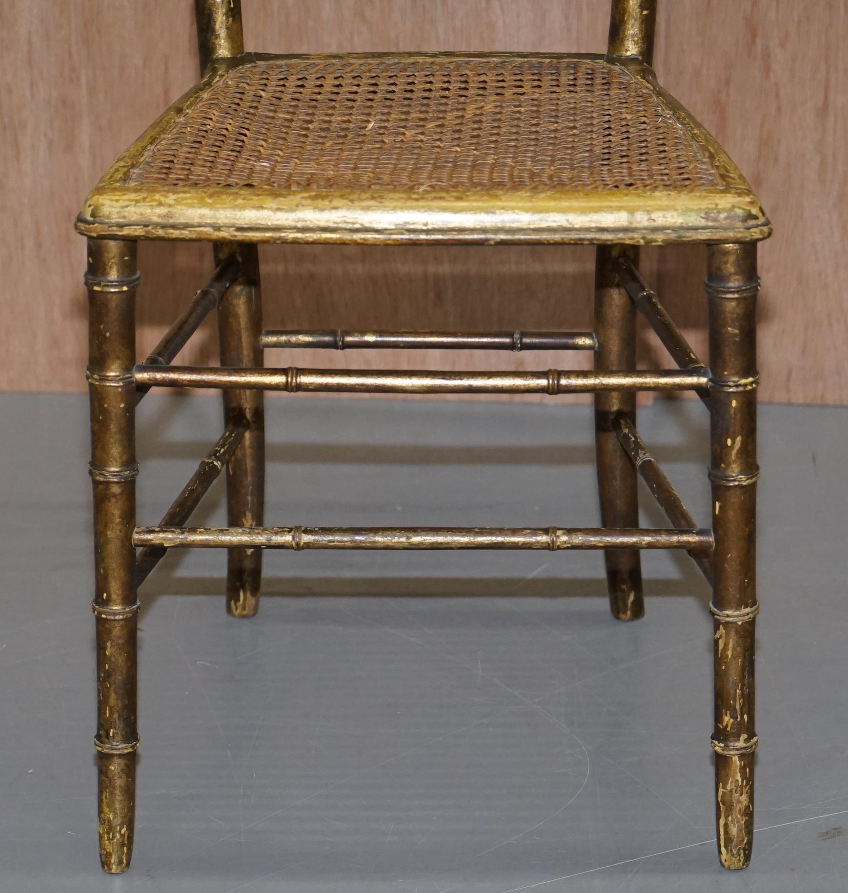 Paar originale Giltwood Famboo Regency Bergere Stühle mit Vergoldung aus der Zeit im Angebot 13