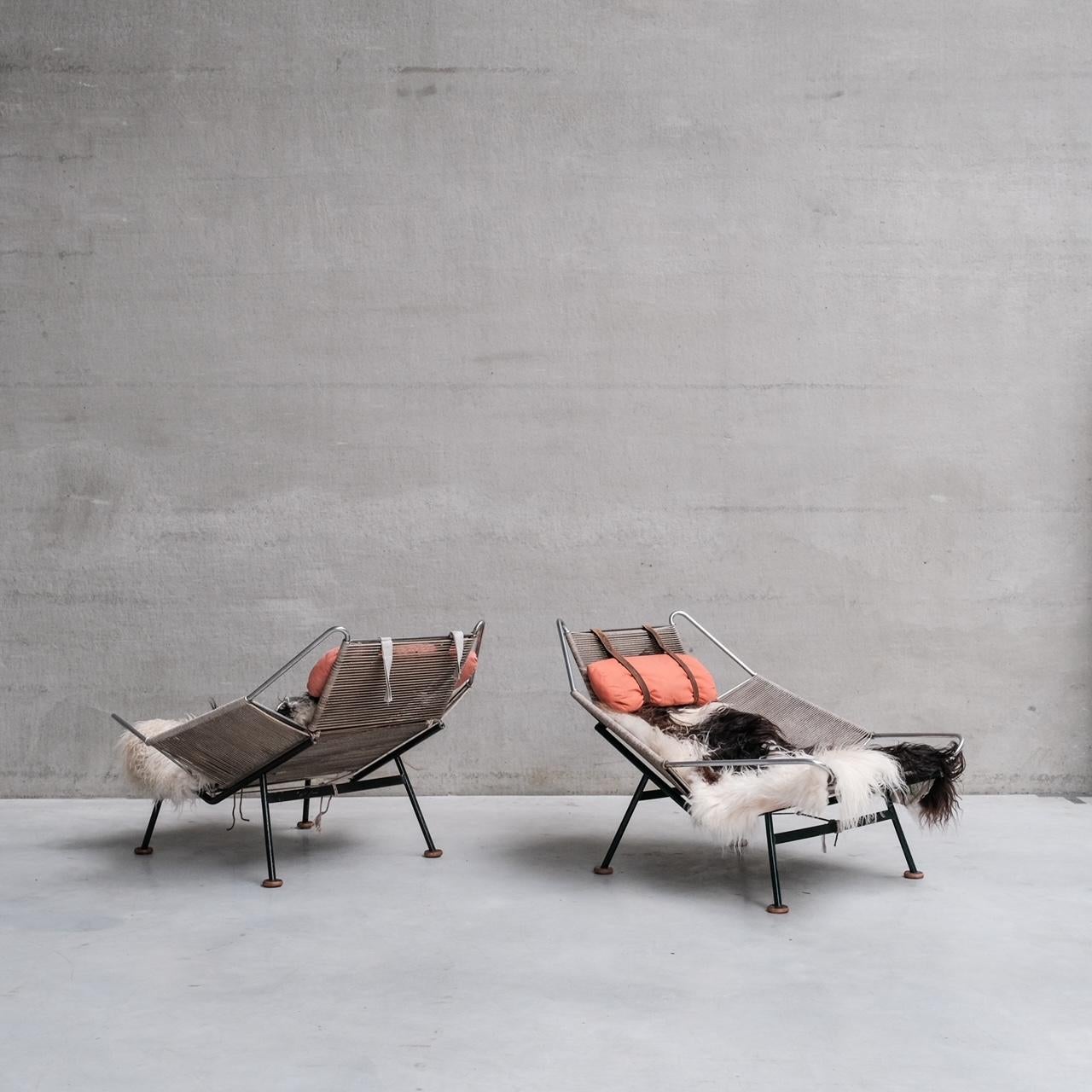 Milieu du XXe siècle Paire de chaises longues originales Hans Wegner Flag Halyard pour Getama en vente