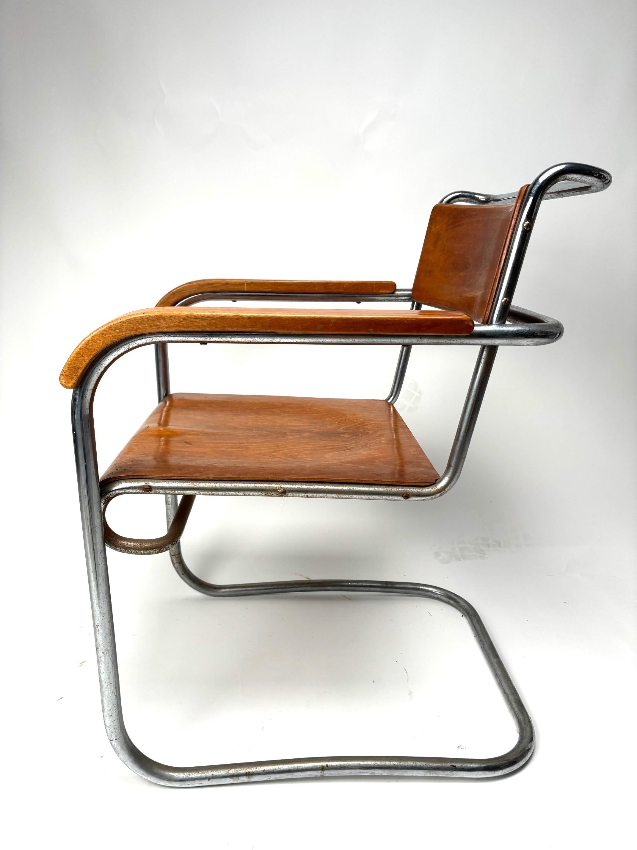 Pair of original  Italian Bauhaus Armchairs produced by Cova, Milan 1930s For Sale 4