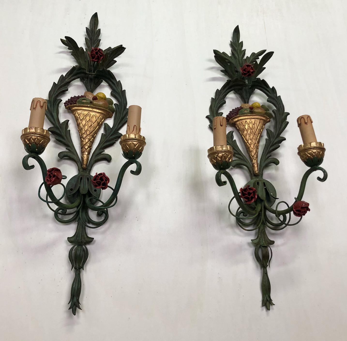Mid-Century Modern Pair of Original Italian Wall Lights Flower Design For Sale