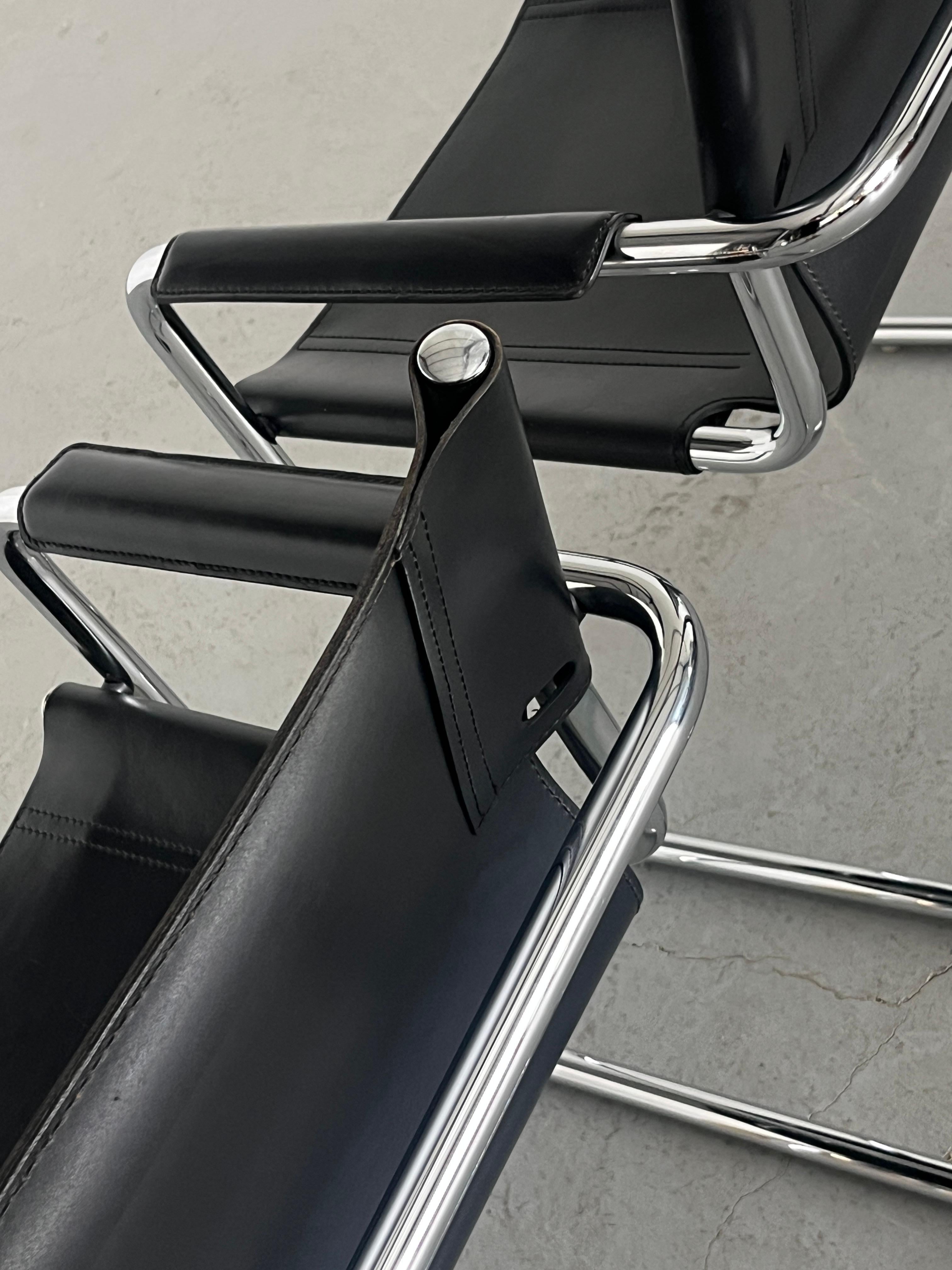 Pareja de originales sillones cantilever de cuero de Centro Studi para Matteo Grassi en venta 1