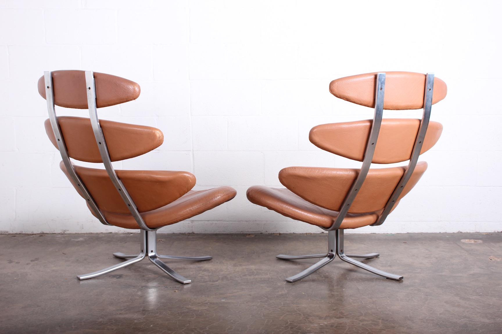 Pair of Original Leather Corona Chairs by Poul Volther 3