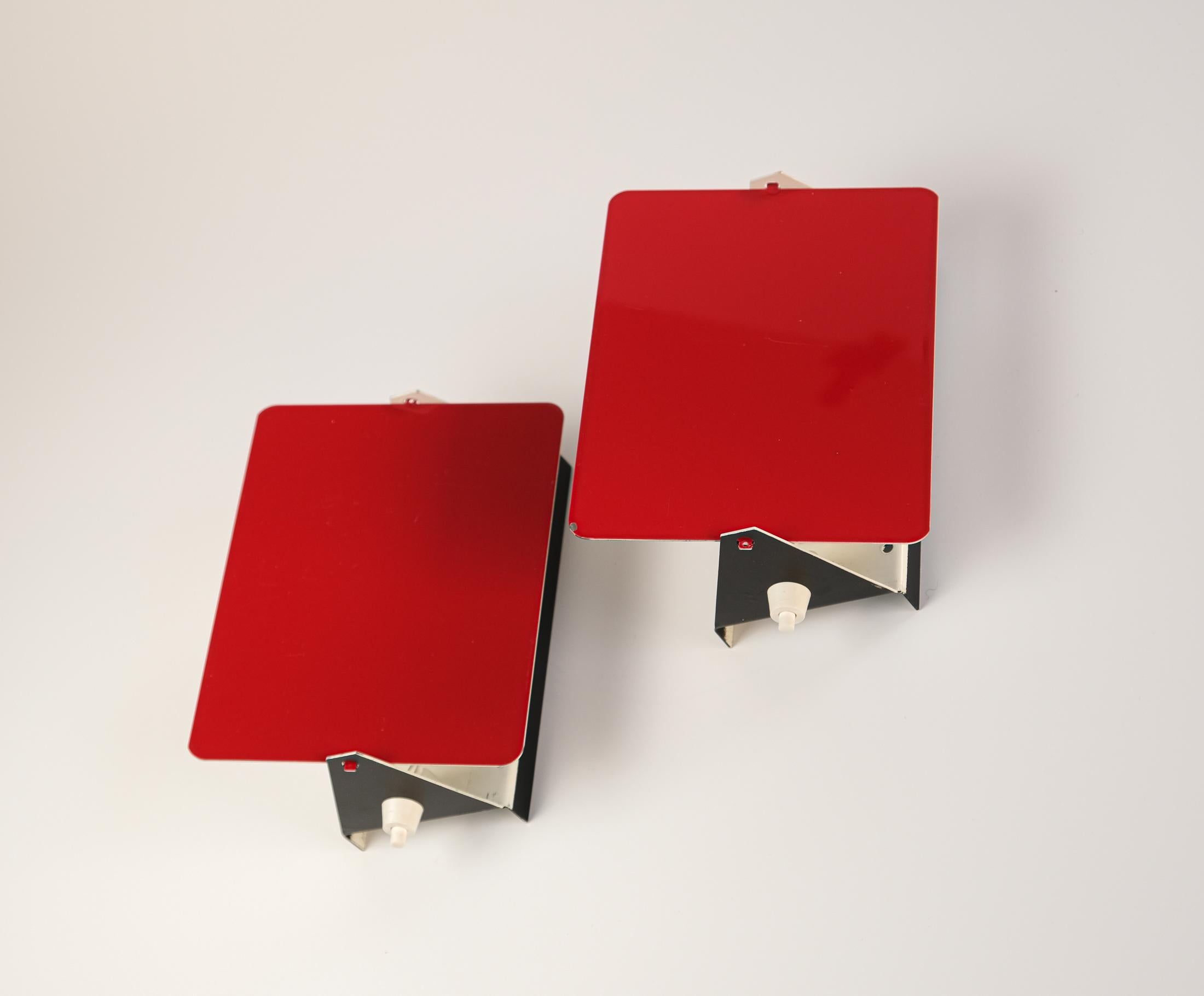 Paire d'appliques originales du milieu du siècle Charlotte Perriand 