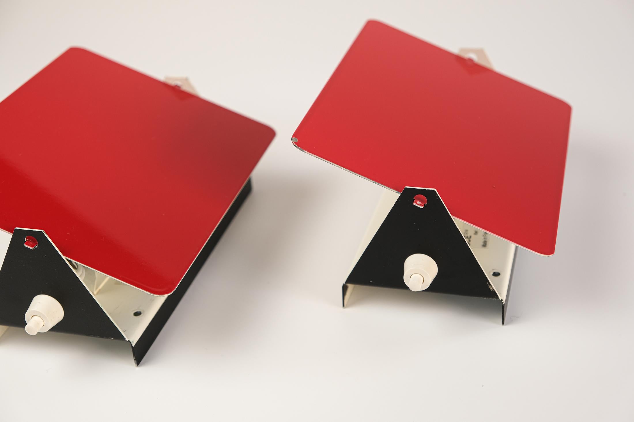 Paire d'appliques originales du milieu du siècle Charlotte Perriand 