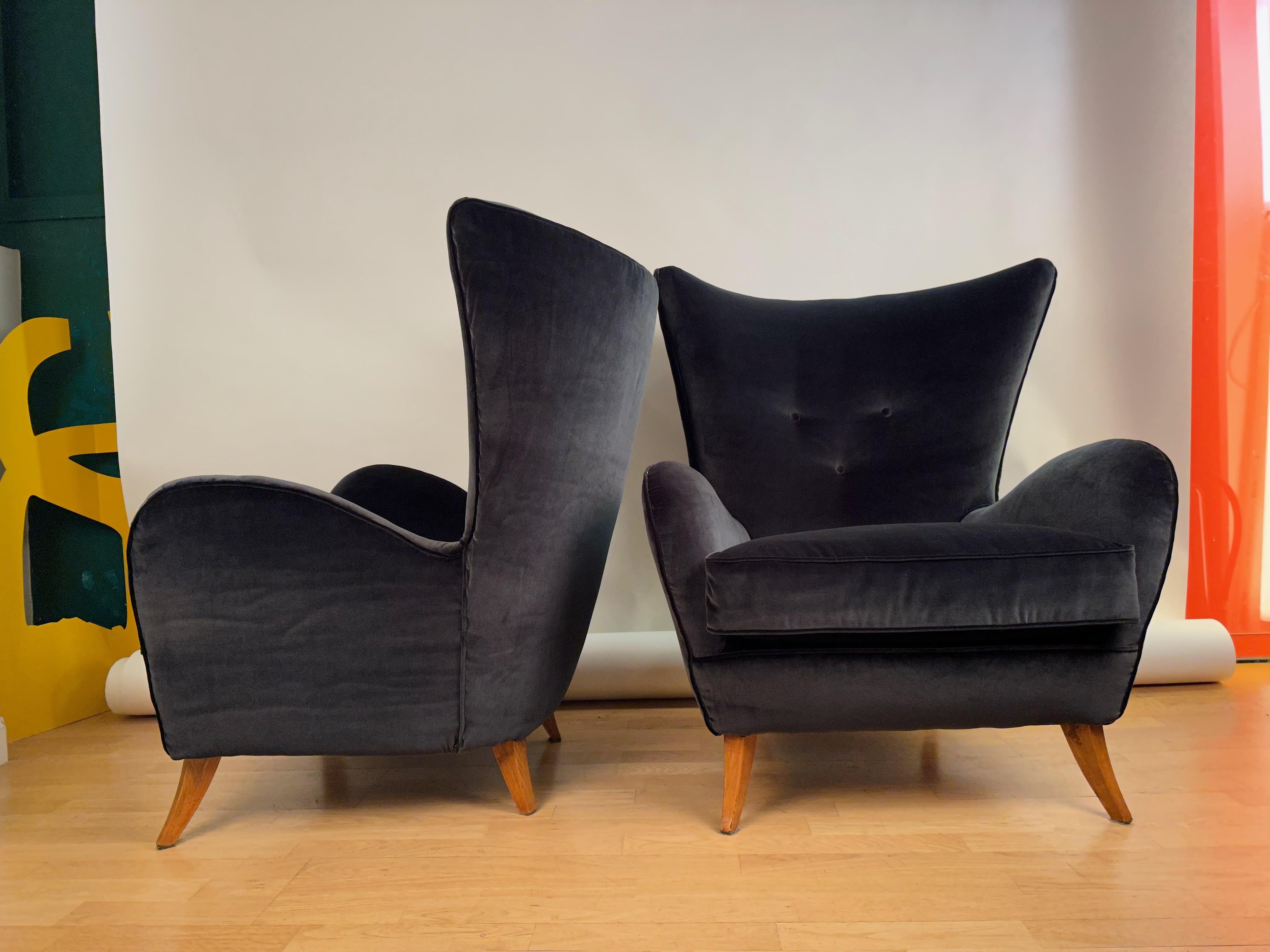 Pair of Original Mid-Century Modern Italian Blue Velvet 1950 Armchairs In Good Condition In Madrid, ES