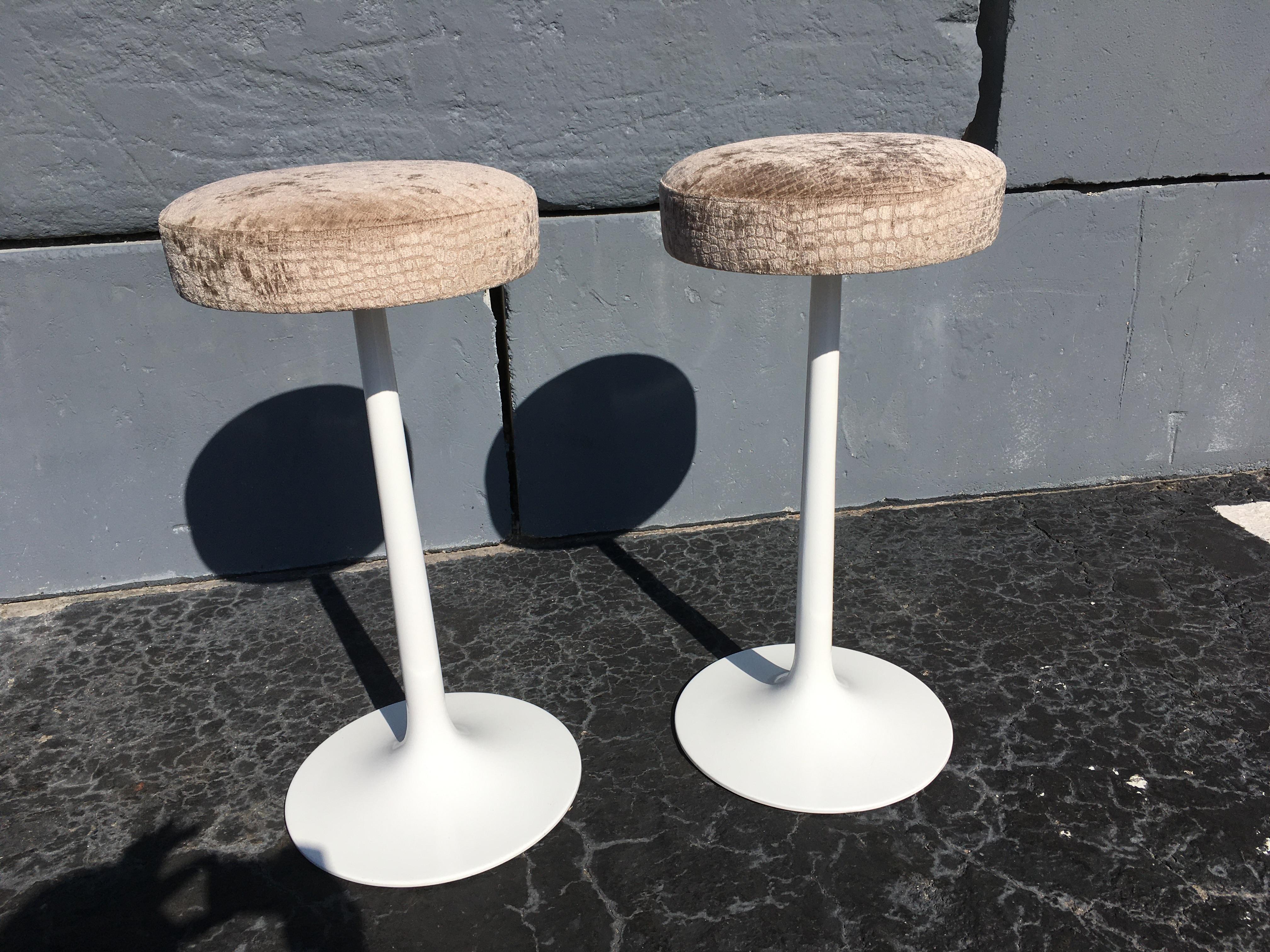 tulip counter stool