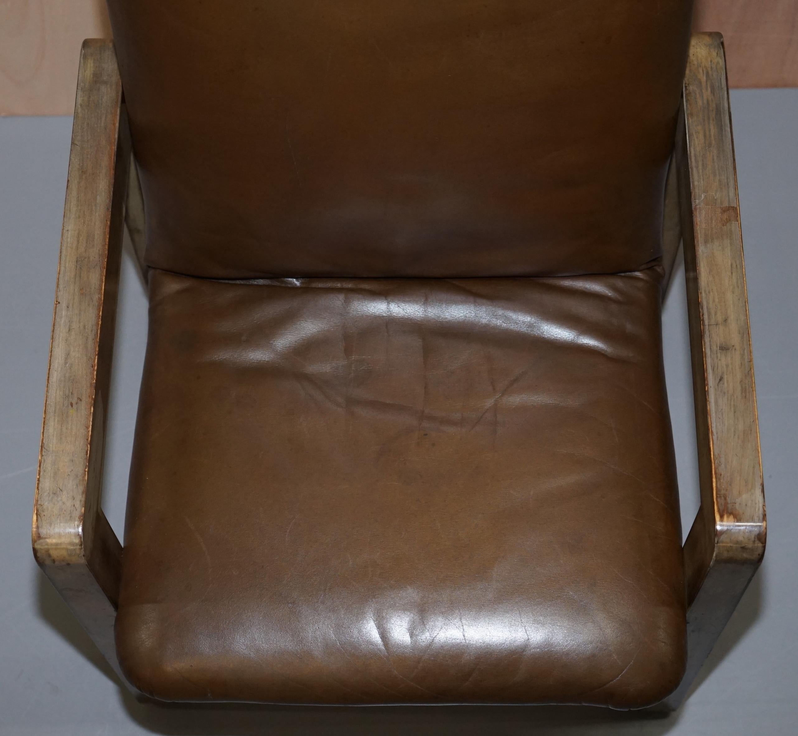 English Pair of Original Midcentury Vintage Aged Brown Leather John Makepeace Armchairs For Sale