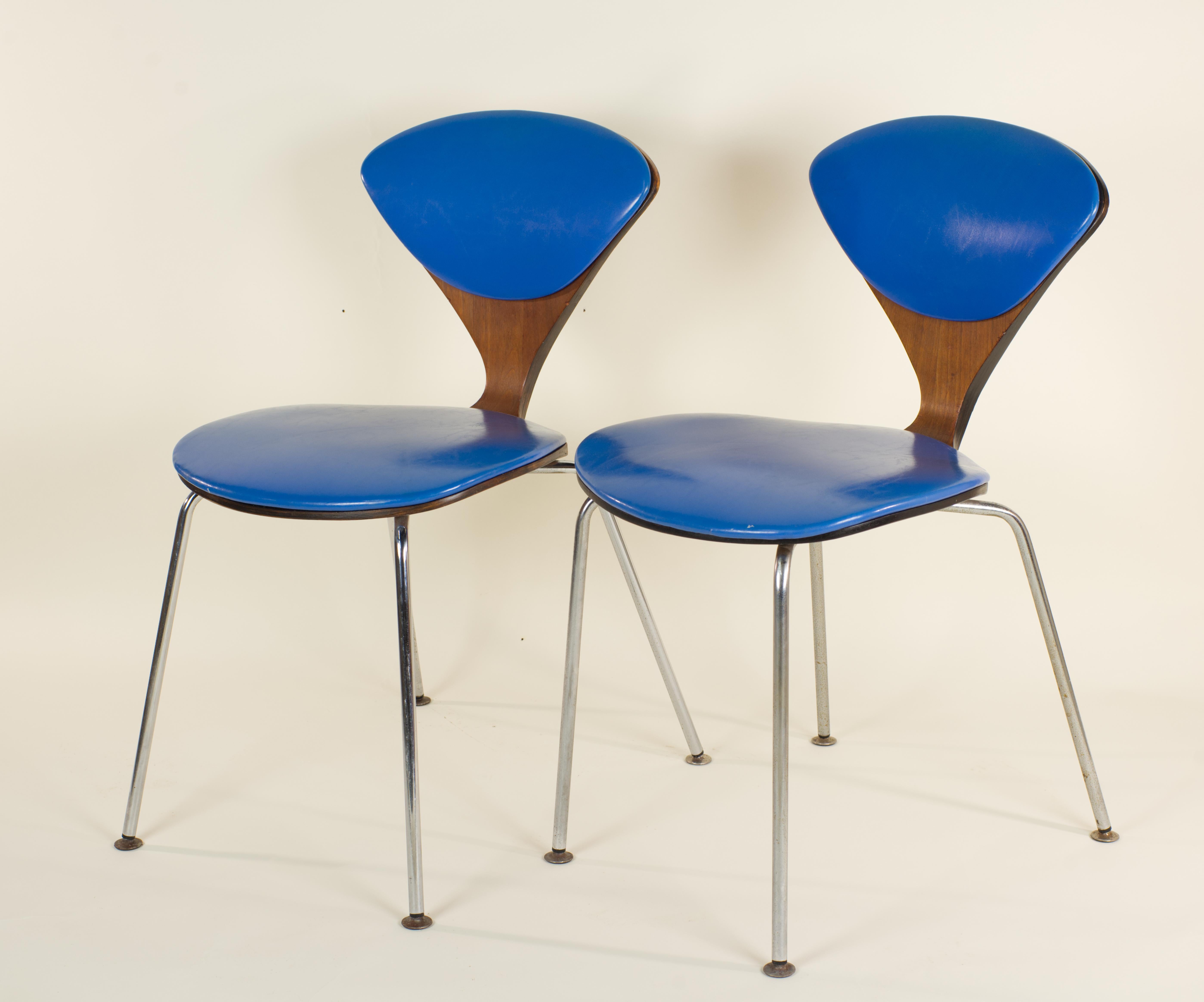 Laminated Pair of original Norman Cherner for Plycraft side-chairs, Mid-Century Modern For Sale