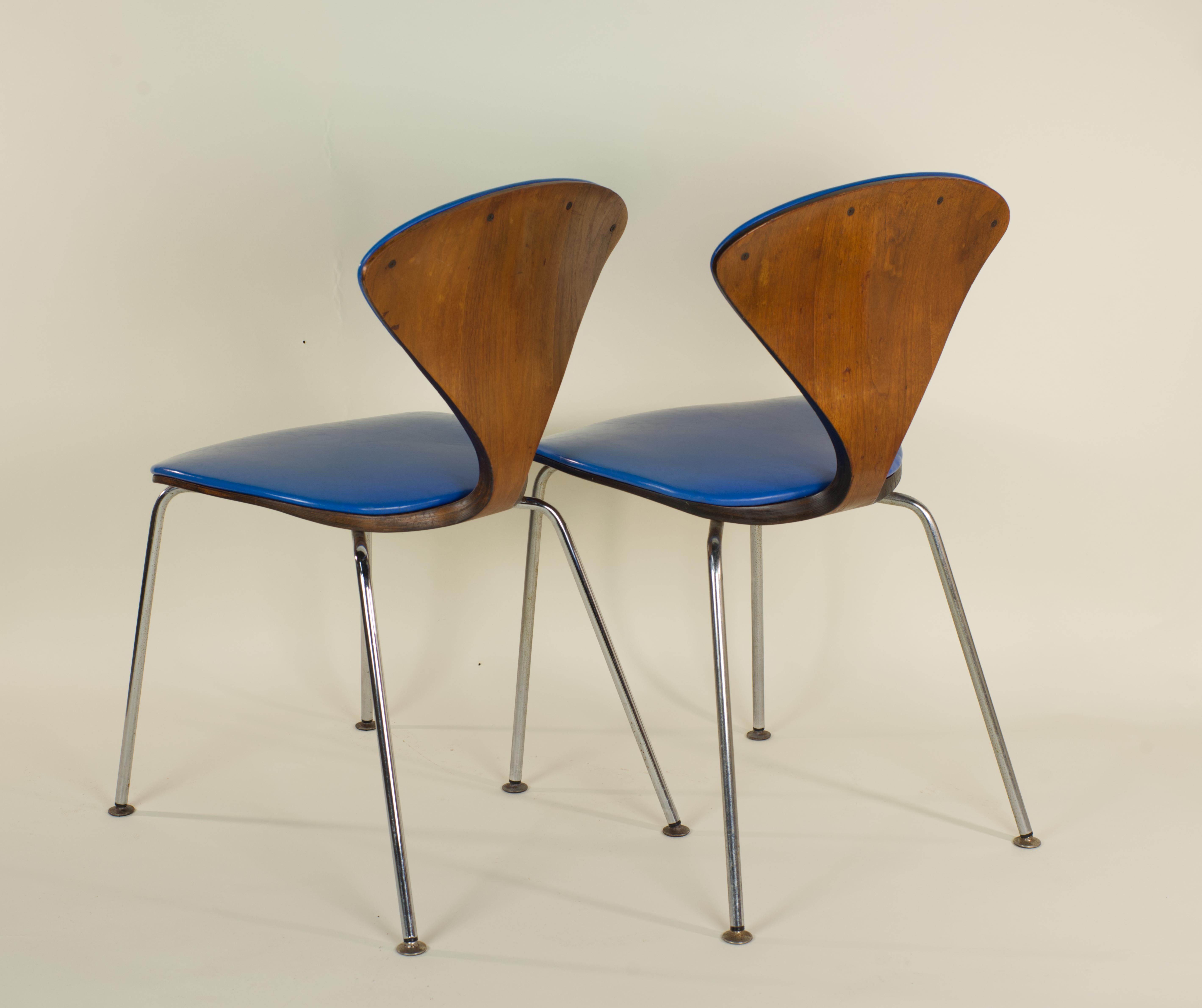 Mid-20th Century Pair of original Norman Cherner for Plycraft side-chairs, Mid-Century Modern For Sale