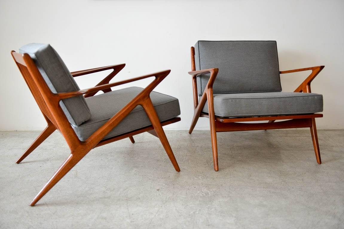 Pair of Original Poul Jensen 'Z' Chairs by Selig, circa 1960 In Excellent Condition In Costa Mesa, CA