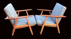 Ein Paar originale Zigarrenstühle aus Teak und Eiche in Grau von Hans J. Wegner für GETAMA