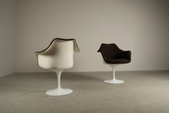 Pair of original Tulip armchairs by Eero Saarinen for Knoll International, 1960s
