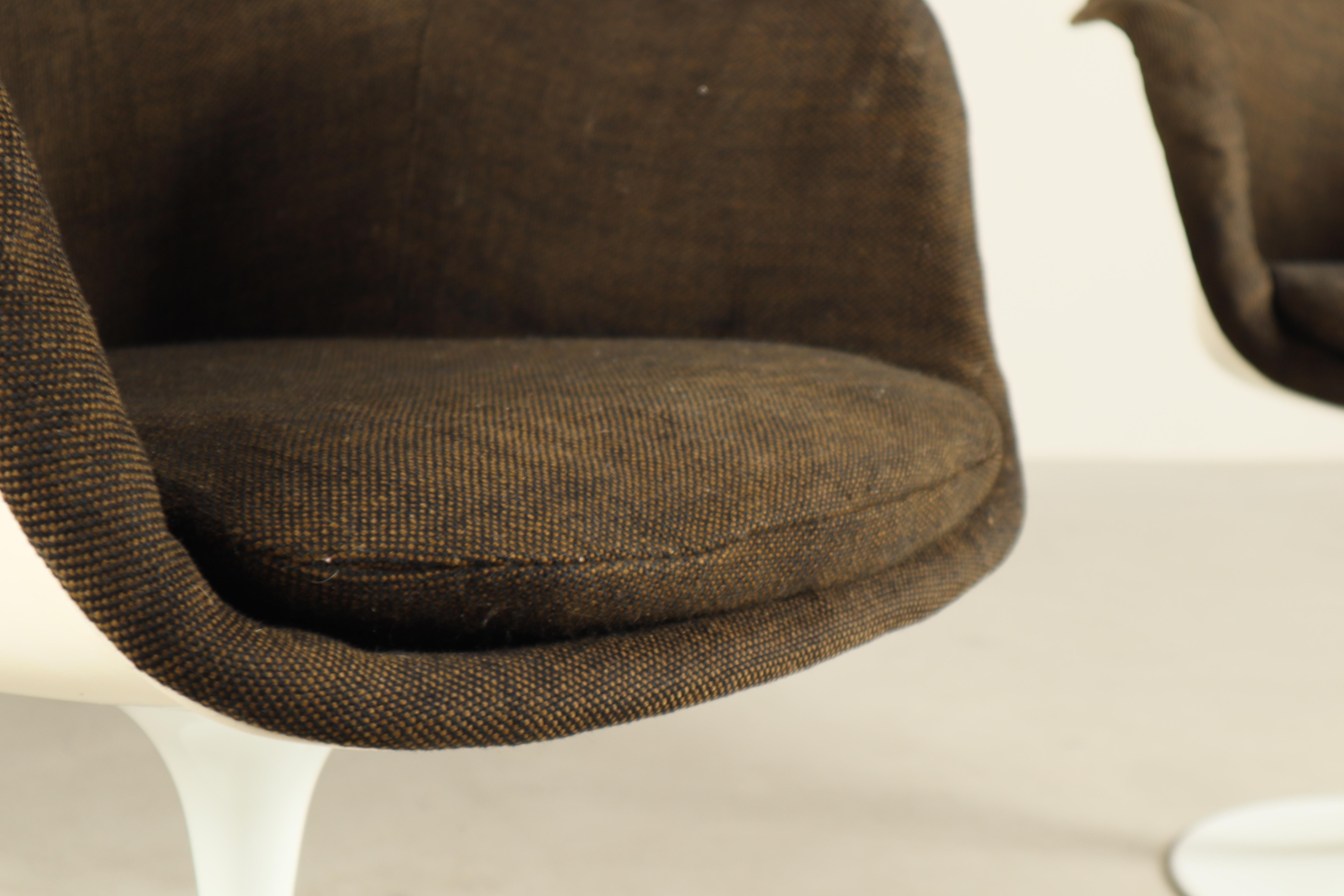 Alluminio Coppia di poltrone Tulip originali di Eero Saarinen per Knoll International, anni '60 in vendita