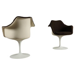 Pair of original Tulip armchairs by Eero Saarinen for Knoll International, 1960s