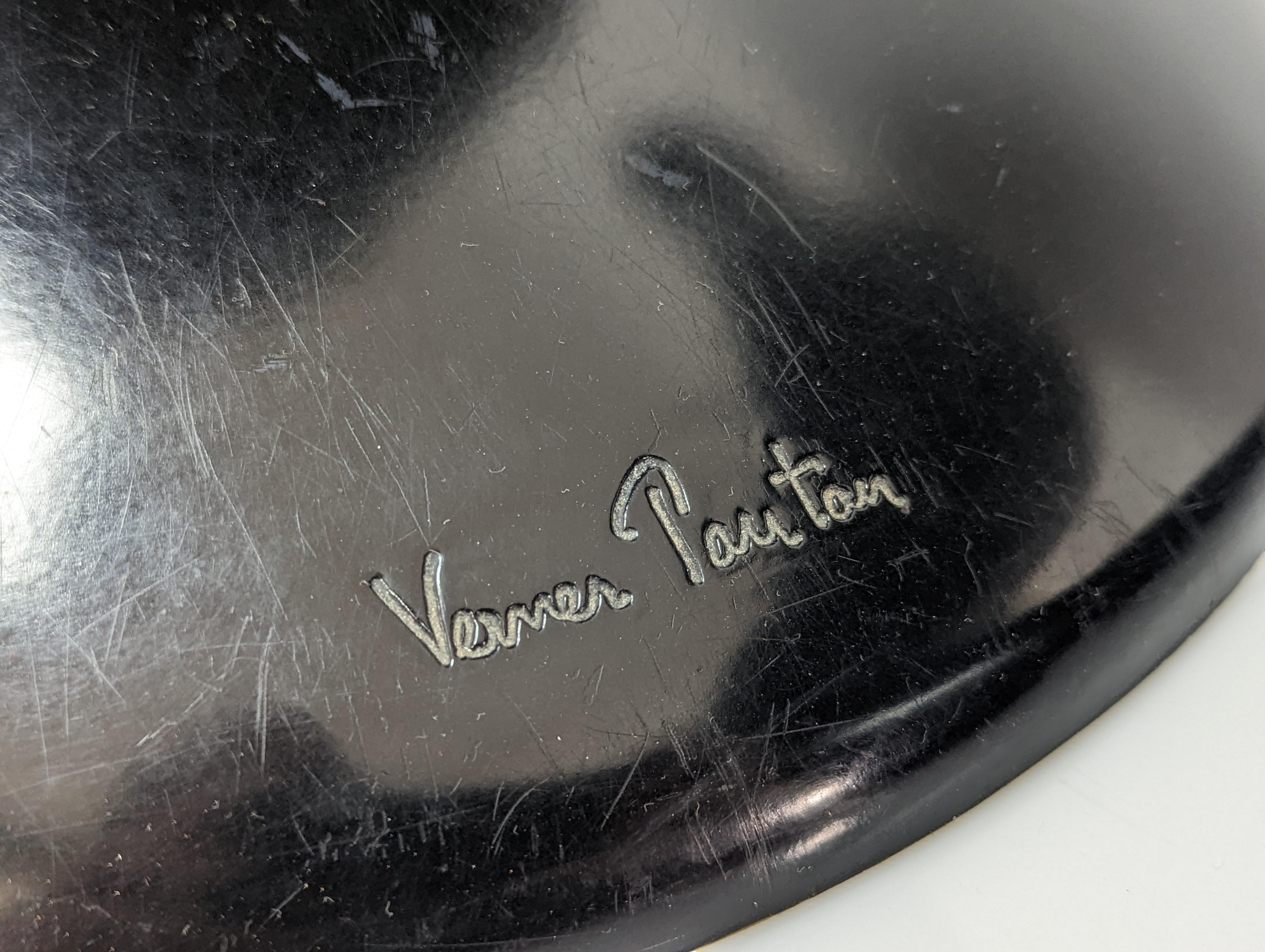 Late 20th Century Pair of Original Verner Panton Fiberglass Chairs, 1980s