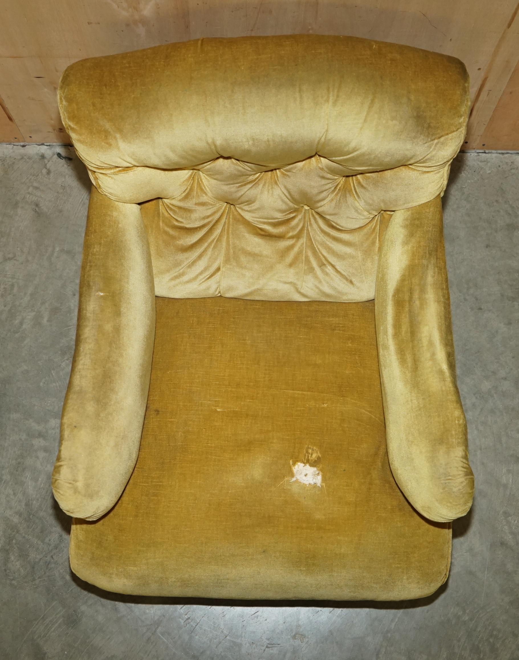 MATCHED PAIR OF ORIGINAL ViCTORIAN HOWARD & SON'S BRIDGEWATER ARMCHAIRS 7