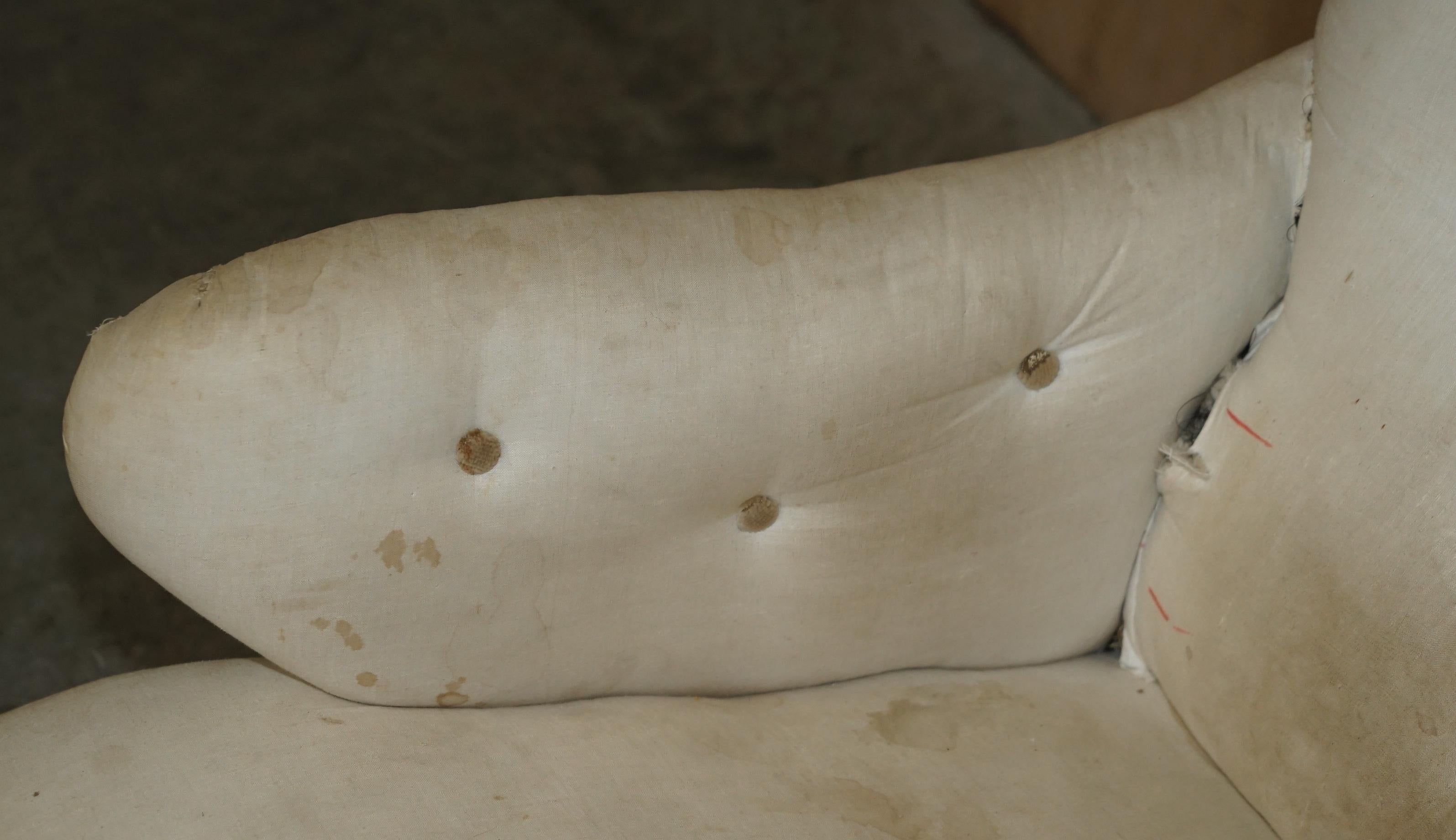 Hand-Crafted MATCHED PAIR OF ORIGINAL ViCTORIAN HOWARD & SON'S BRIDGEWATER ARMCHAIRS
