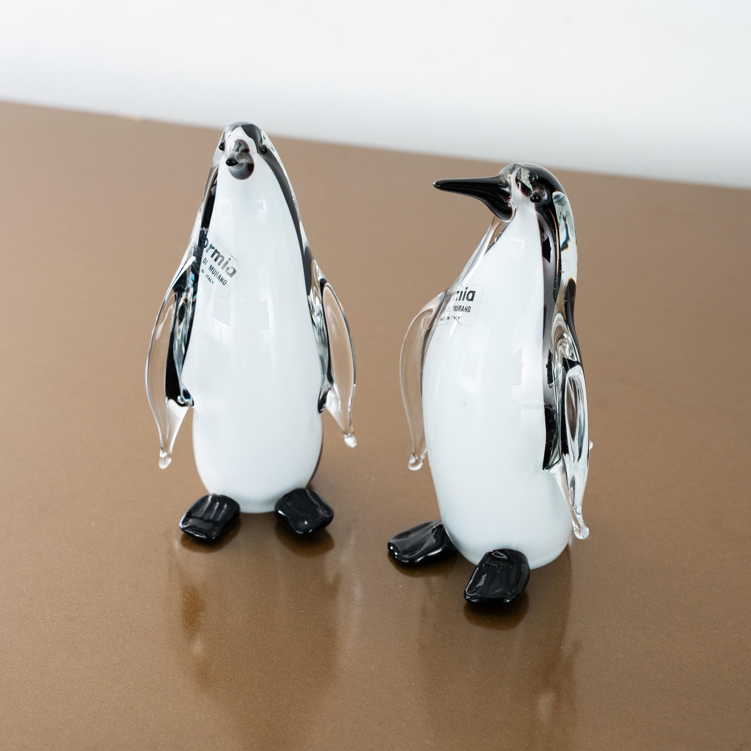 Paire de sculptures originales de pingouins en verre de Murano d'époque, noir et blanc Italie Bon état - En vente à Venezia, IT