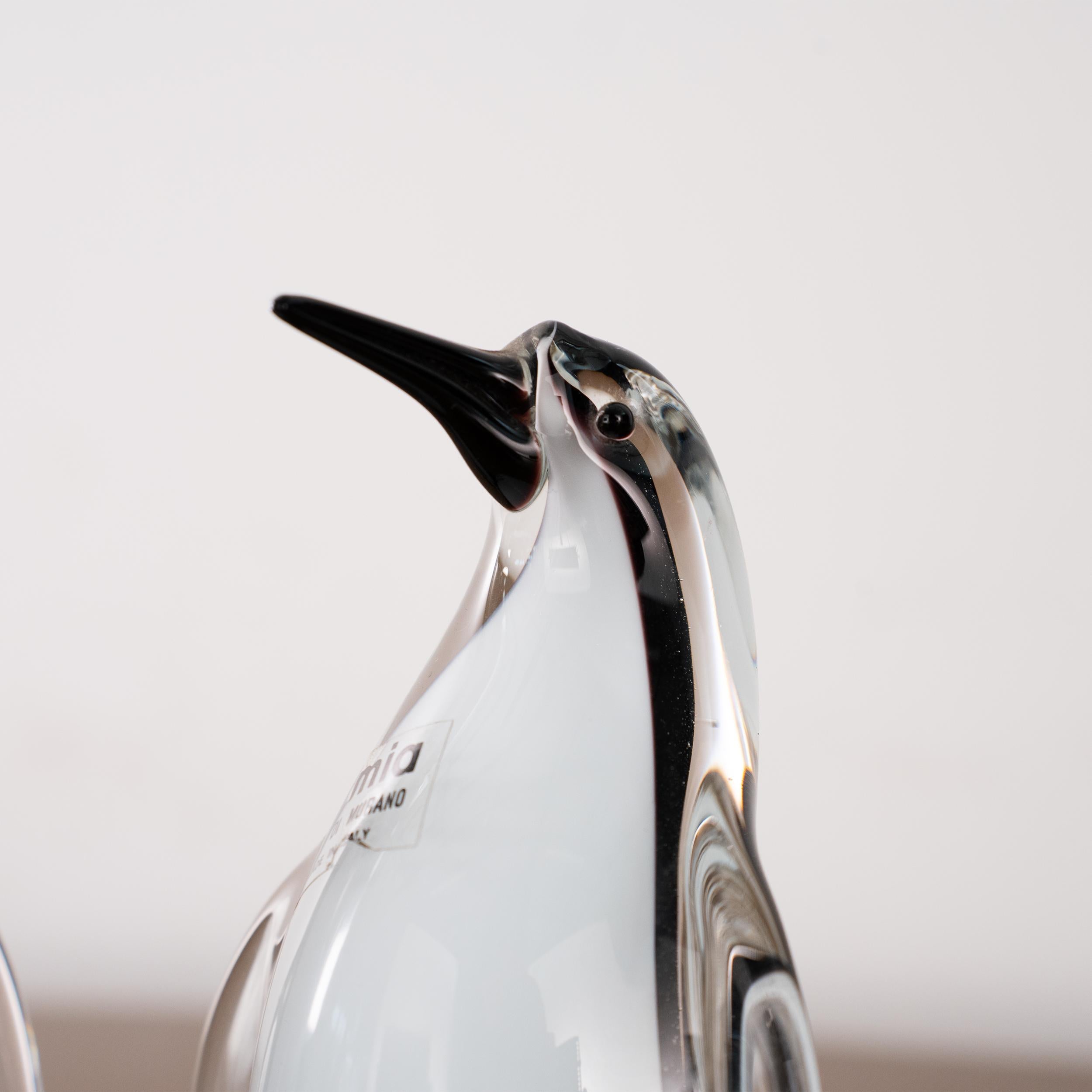 20ième siècle Paire de sculptures originales de pingouins en verre de Murano d'époque, noir et blanc Italie en vente