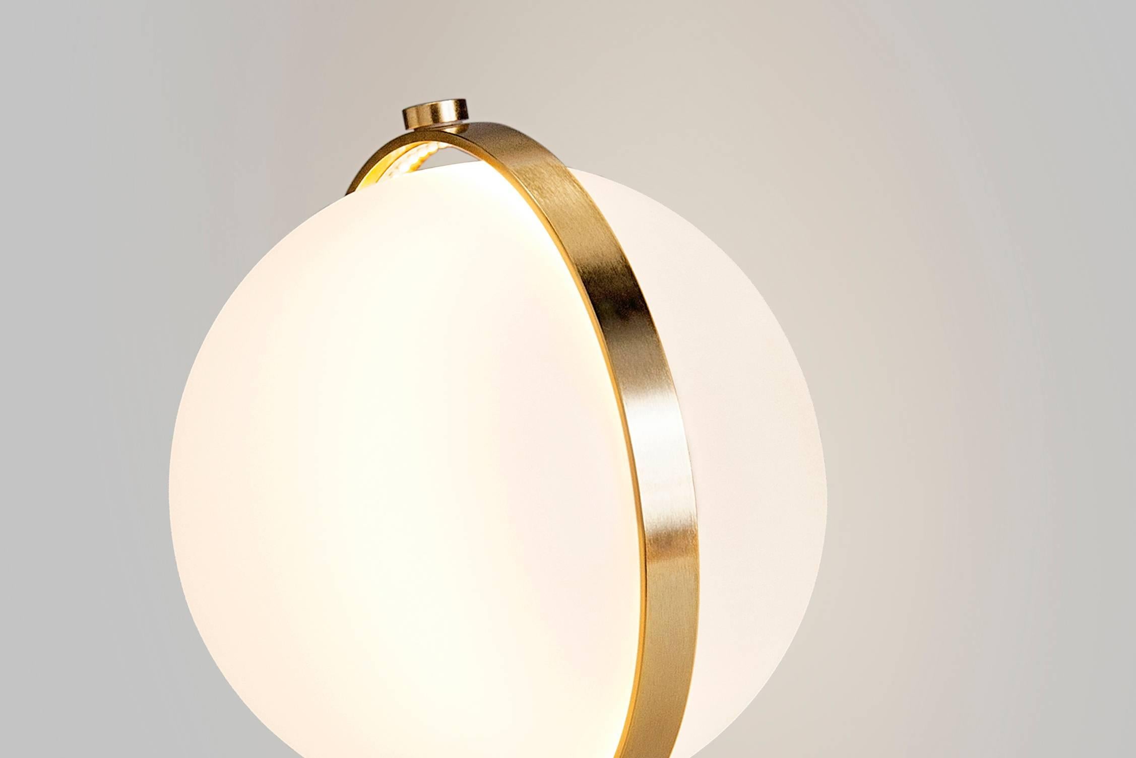 Moderno Coppia di lampade da tavolo Orion, medie in vendita