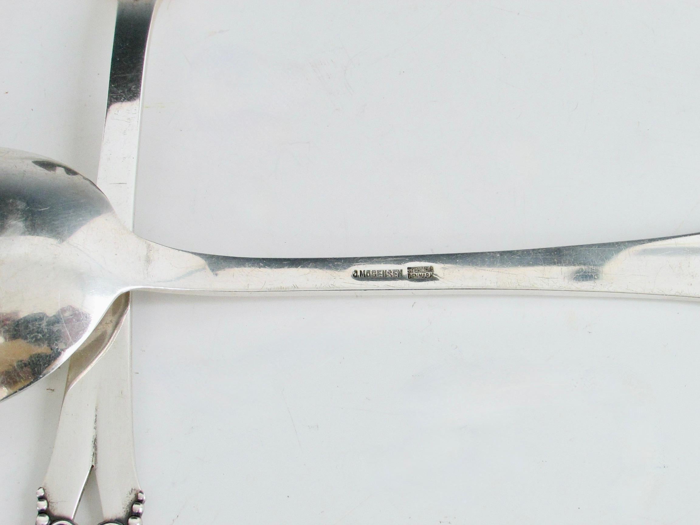 Paire de pièces de service en argent sterling d'Orla Mogensen Denmark en vente 1