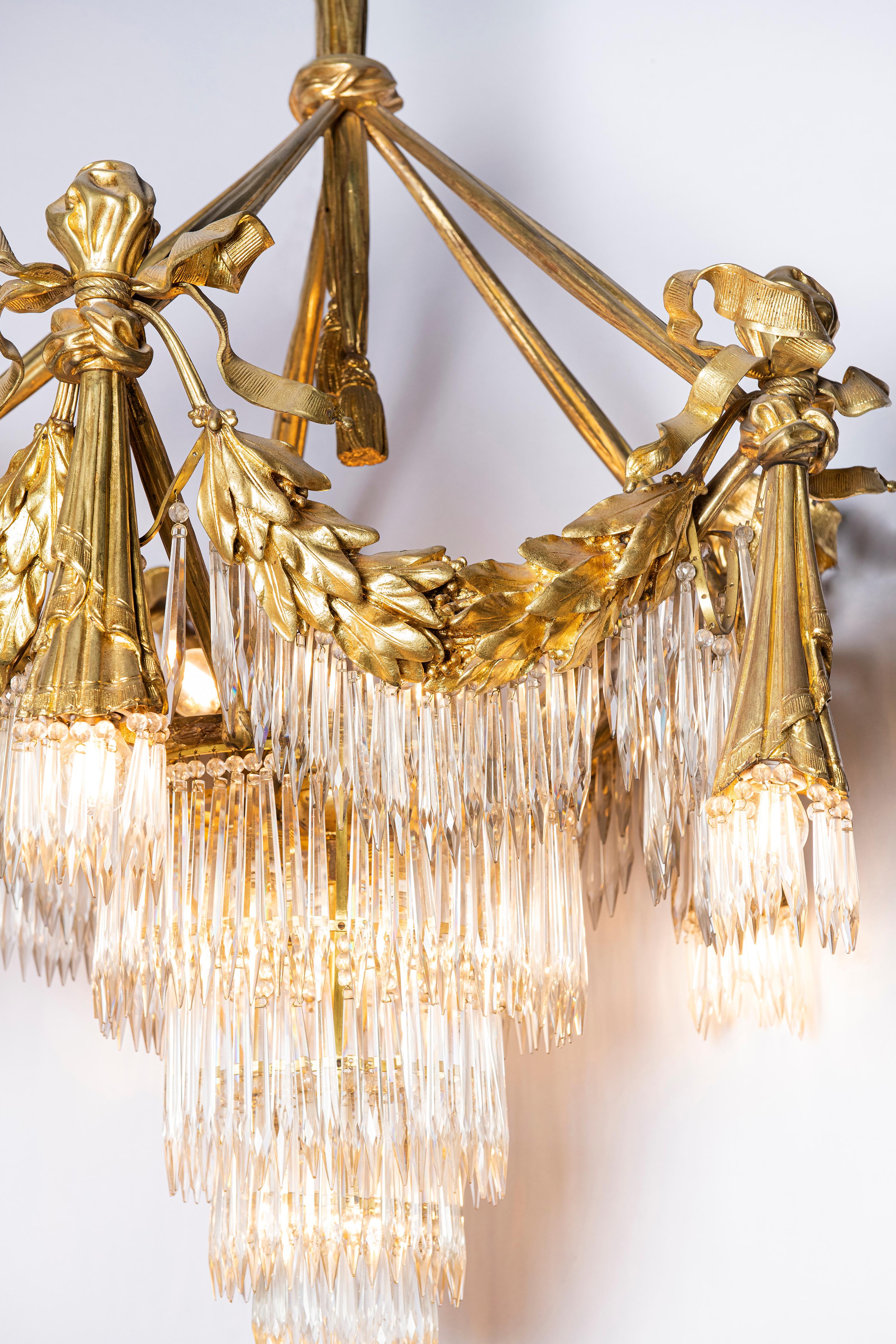 Pair of Ormolu Bronze and Baccarat Crystal Chandeliers, France, circa 1870 In Good Condition For Sale In Buenos Aires, Buenos Aires