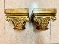 Paire de chapiteaux en bronze doré de style néoclassique