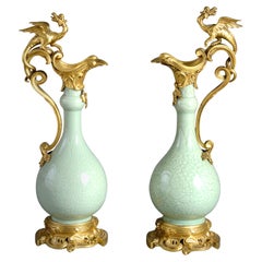 Coppia di gocce d'acqua in celadon con montatura in ormolu attribuite a Edward Holmes Baldock