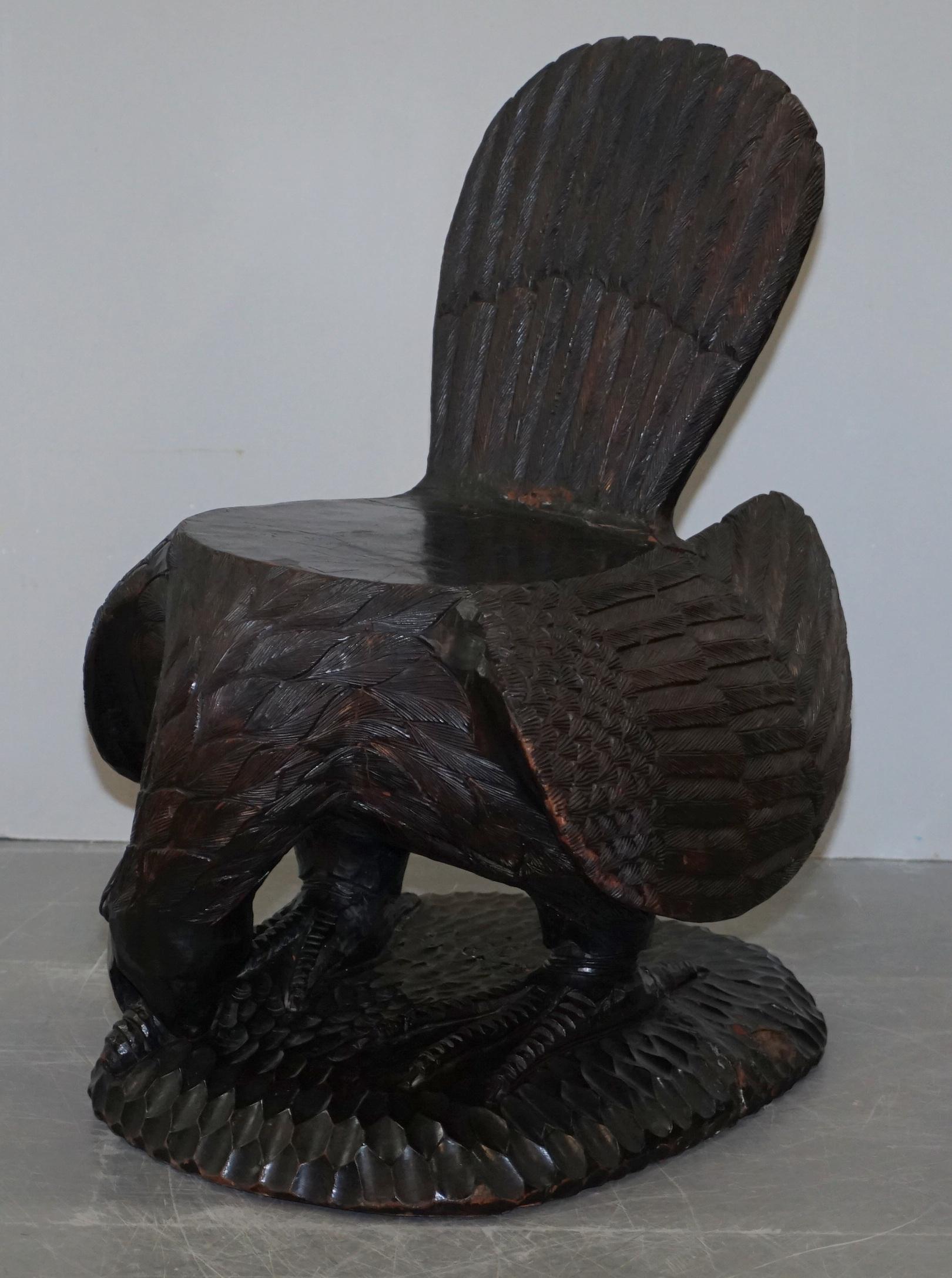 Paar verschnörkelte, handgeschnitzte amerikanische Adler-Sessel aus Massivholz, um 1900 (Englisch) im Angebot