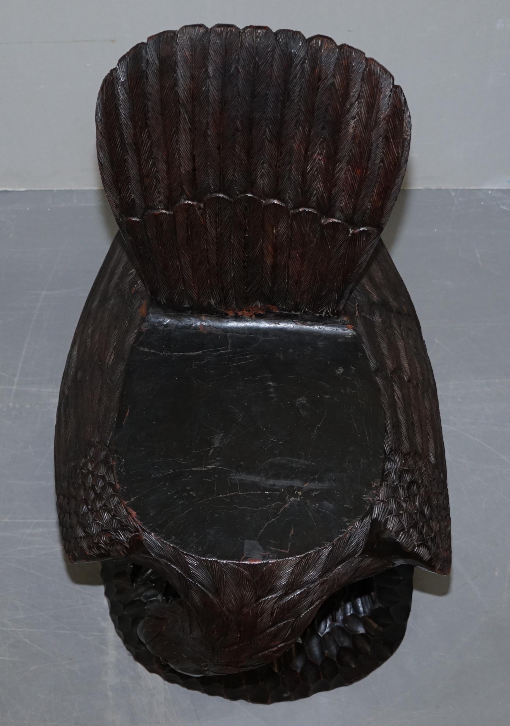 Début du 20ème siècle Paire de fauteuils américains ornés en bois massif sculpté à la main représentant un aigle, datant d'environ 1900 en vente