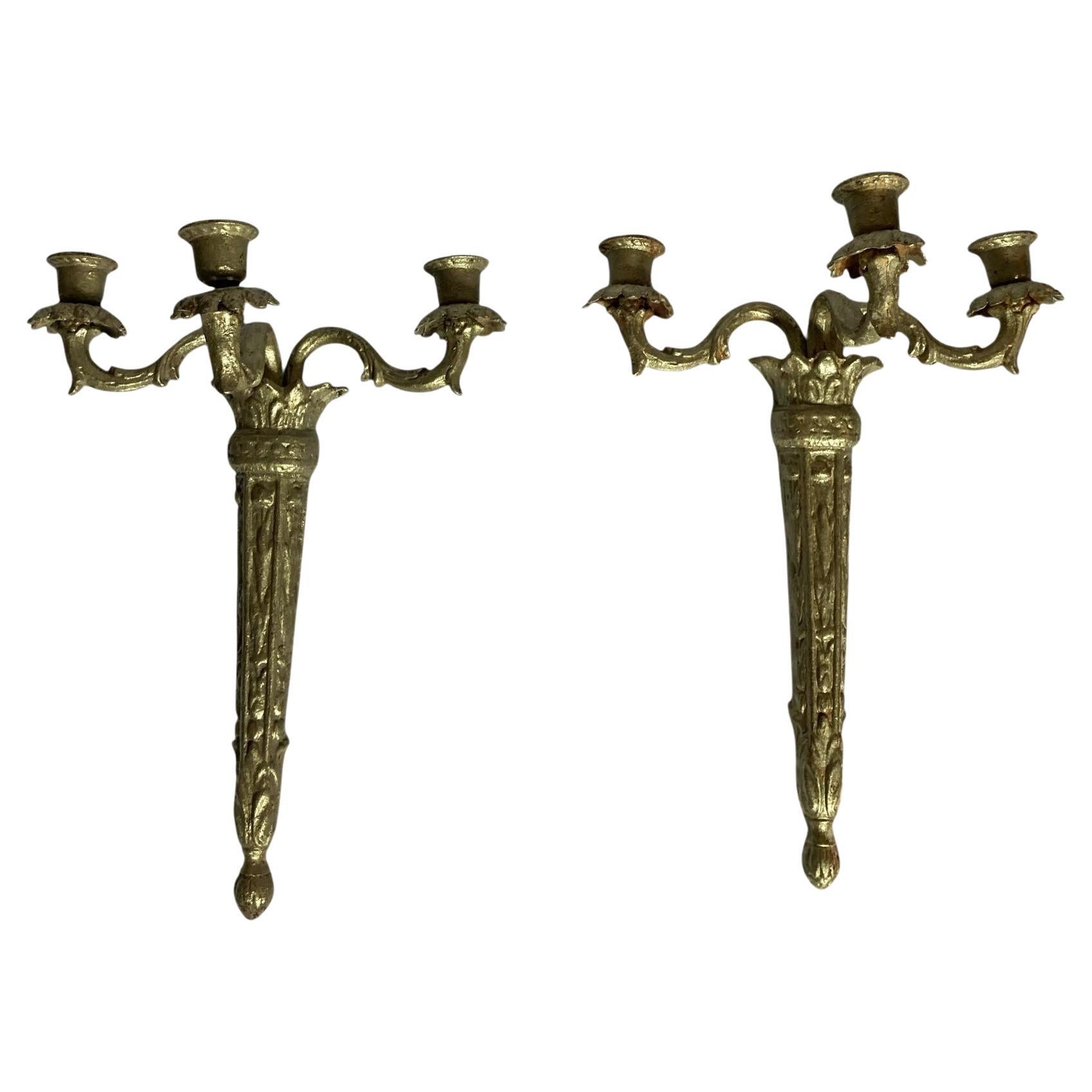Paar verschnörkelte aufgearbeitete Gusseisen Wandleuchter Kandelaber Gold Finish