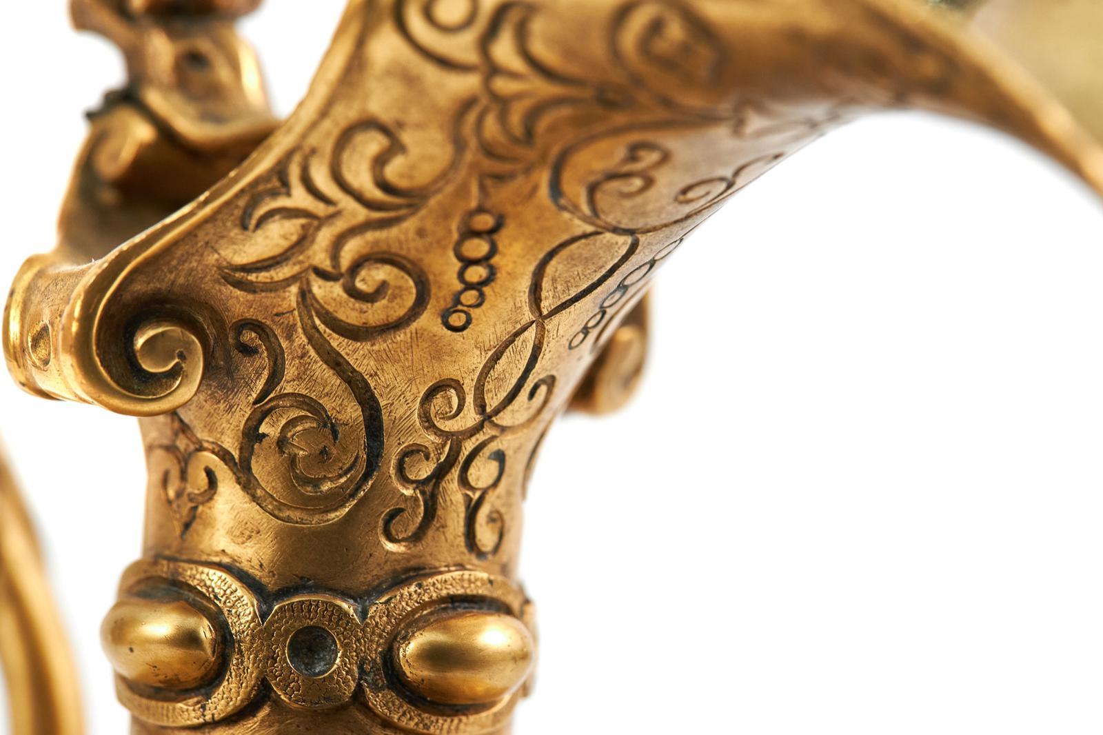 Primo vittoriano Coppia di cappe ornamentali vittoriane in bronzo dorato in vendita