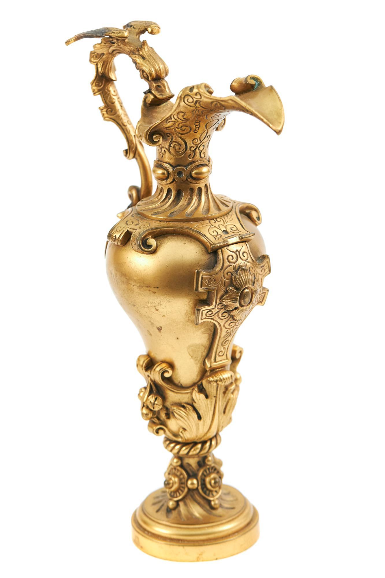 Coppia di cappe ornamentali vittoriane in bronzo dorato in vendita 2