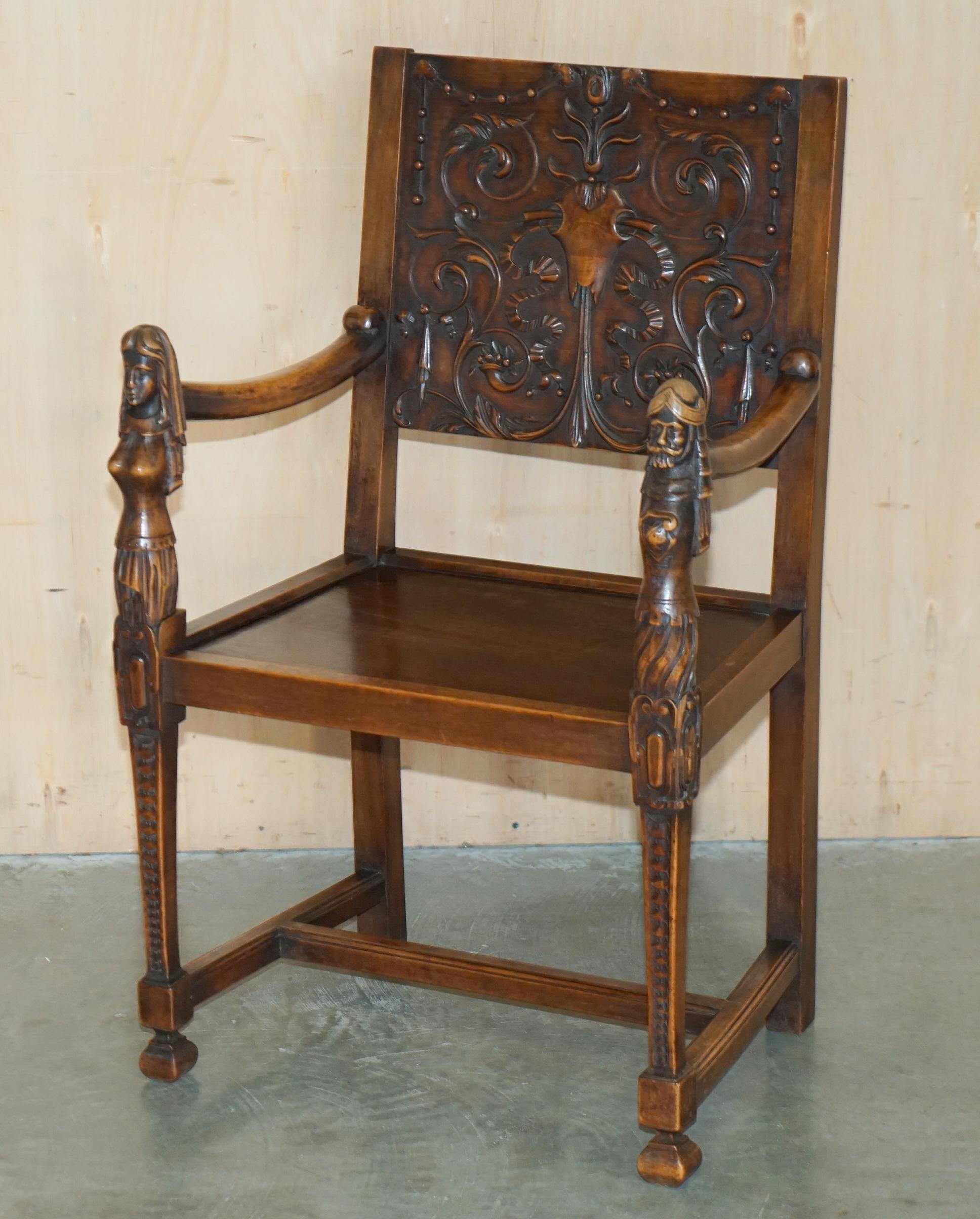 PAIR OF ORNATELY CARVED NEO-GOTHIC SOLiD WALNUT 19TH CENTURY CEREMONY ARMCHAIRS For Sale 4