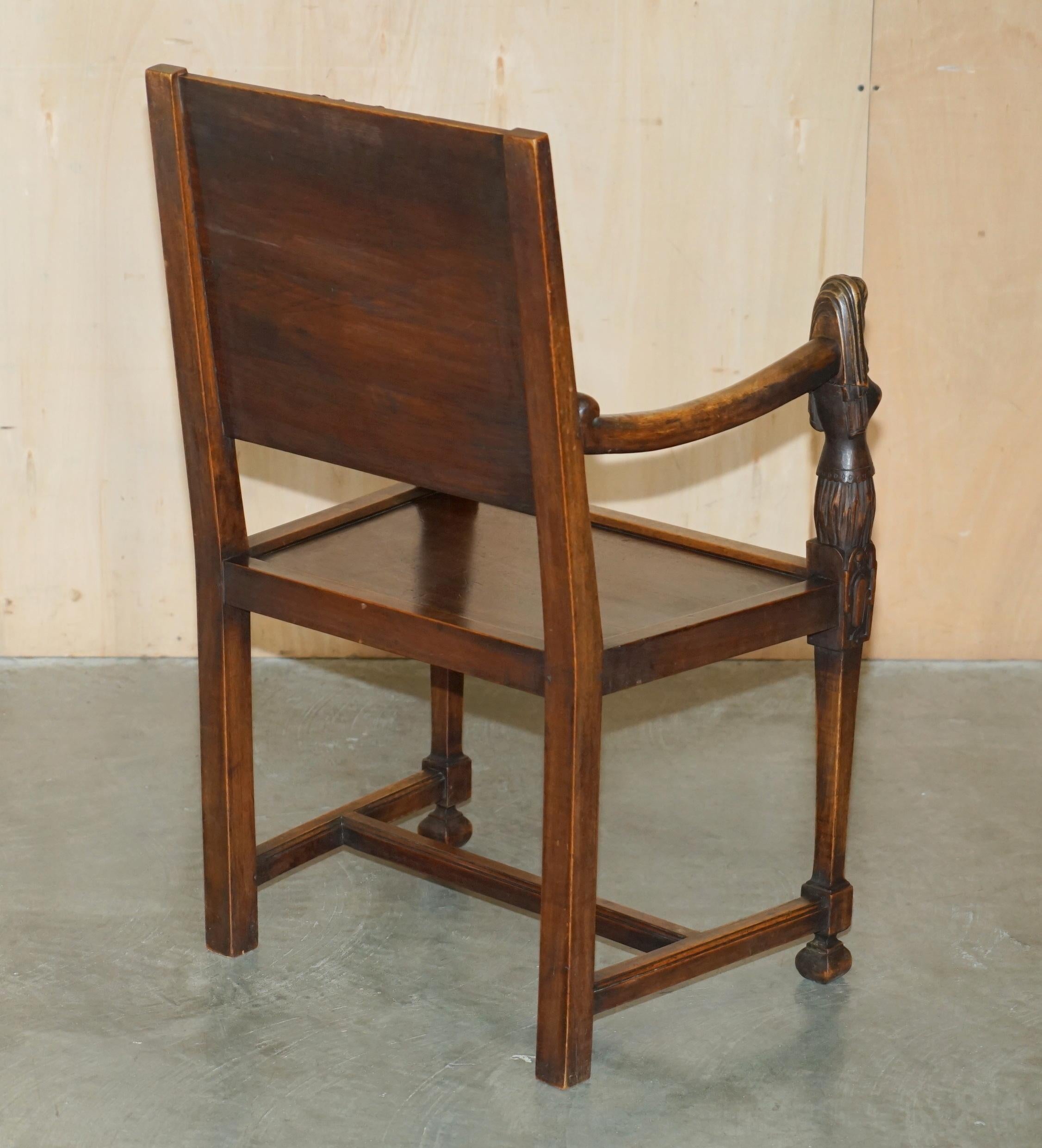 PAIR OF ORNATELY CARVED NEO-GOTHIC SOLiD WALNUT 19TH CENTURY CEREMONY ARMCHAIRS For Sale 10