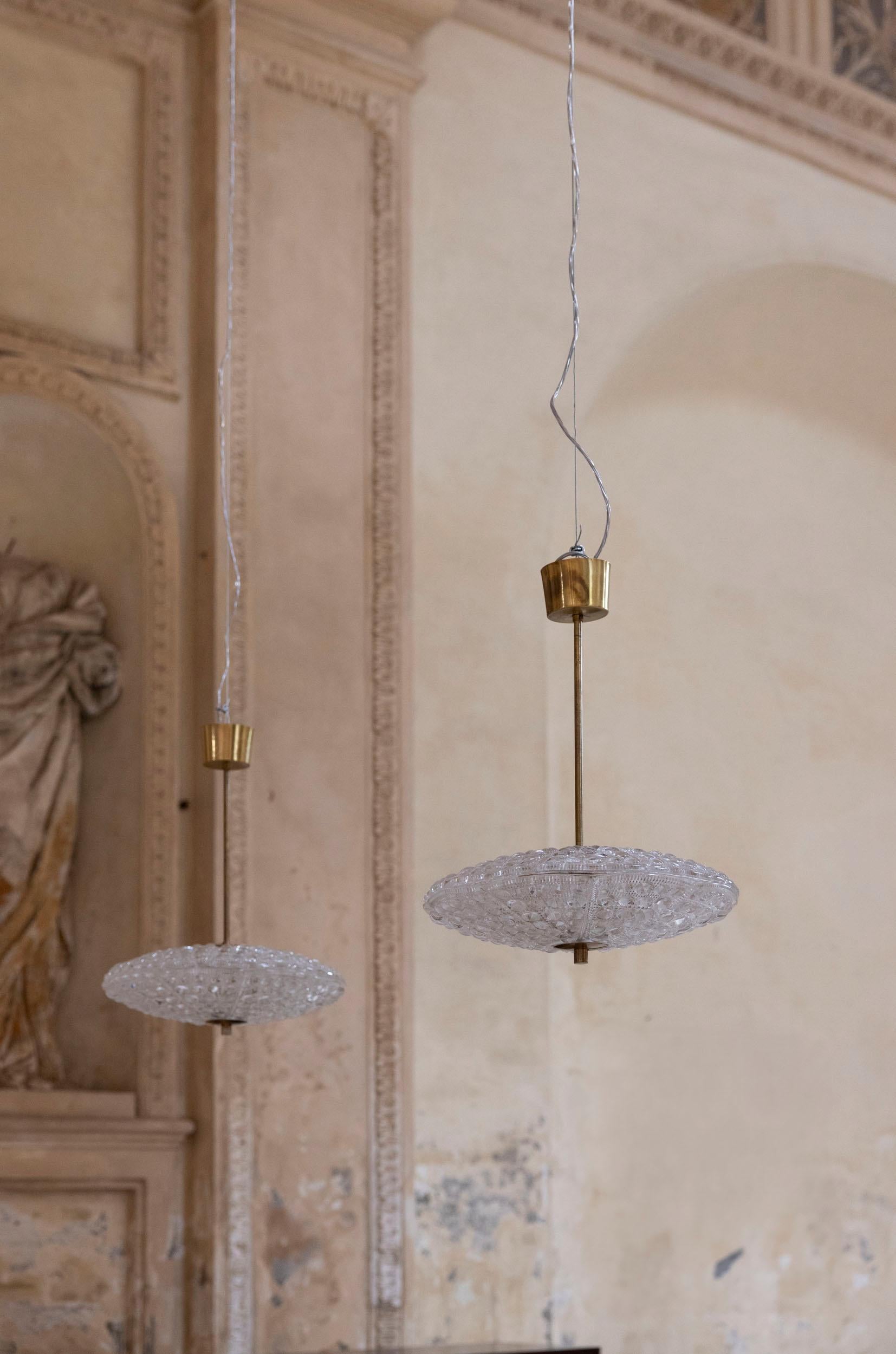 Mid-Century moderno Coppia di lampade a sospensione in cristallo Orrefors di Carl Fagerlund per Lyfa, Danimarca anni '60 in vendita