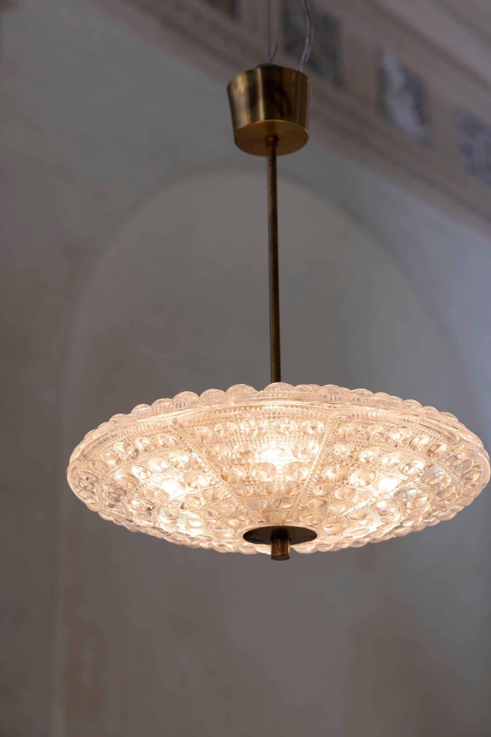 Coppia di lampade a sospensione in cristallo Orrefors di Carl Fagerlund per Lyfa, Danimarca anni '60 in vendita 2