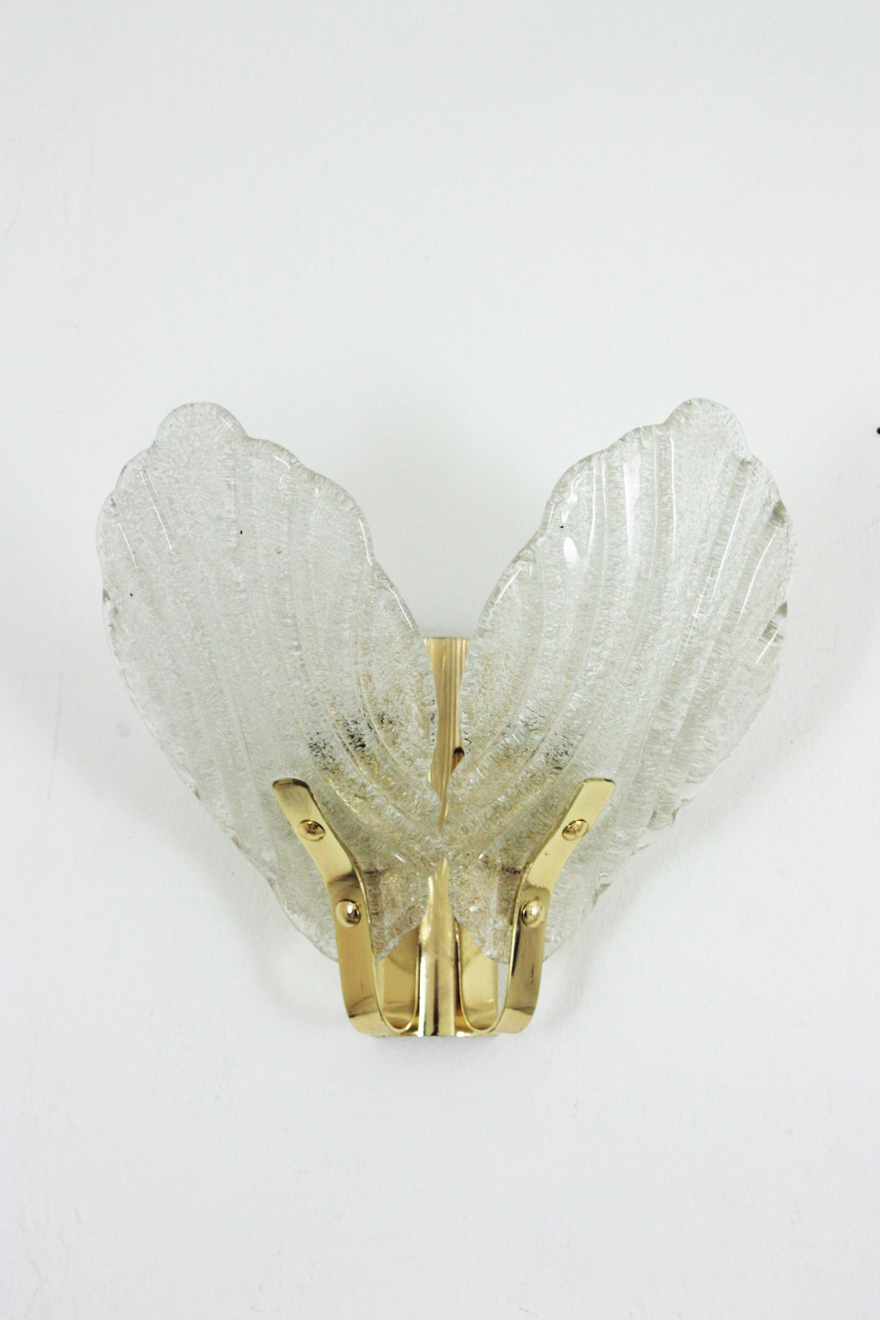 Mid-Century Modern Pair of Orrefors Fagerlund Double Leaf Wall Sconces in Glass and Brass, 1960s For Sale