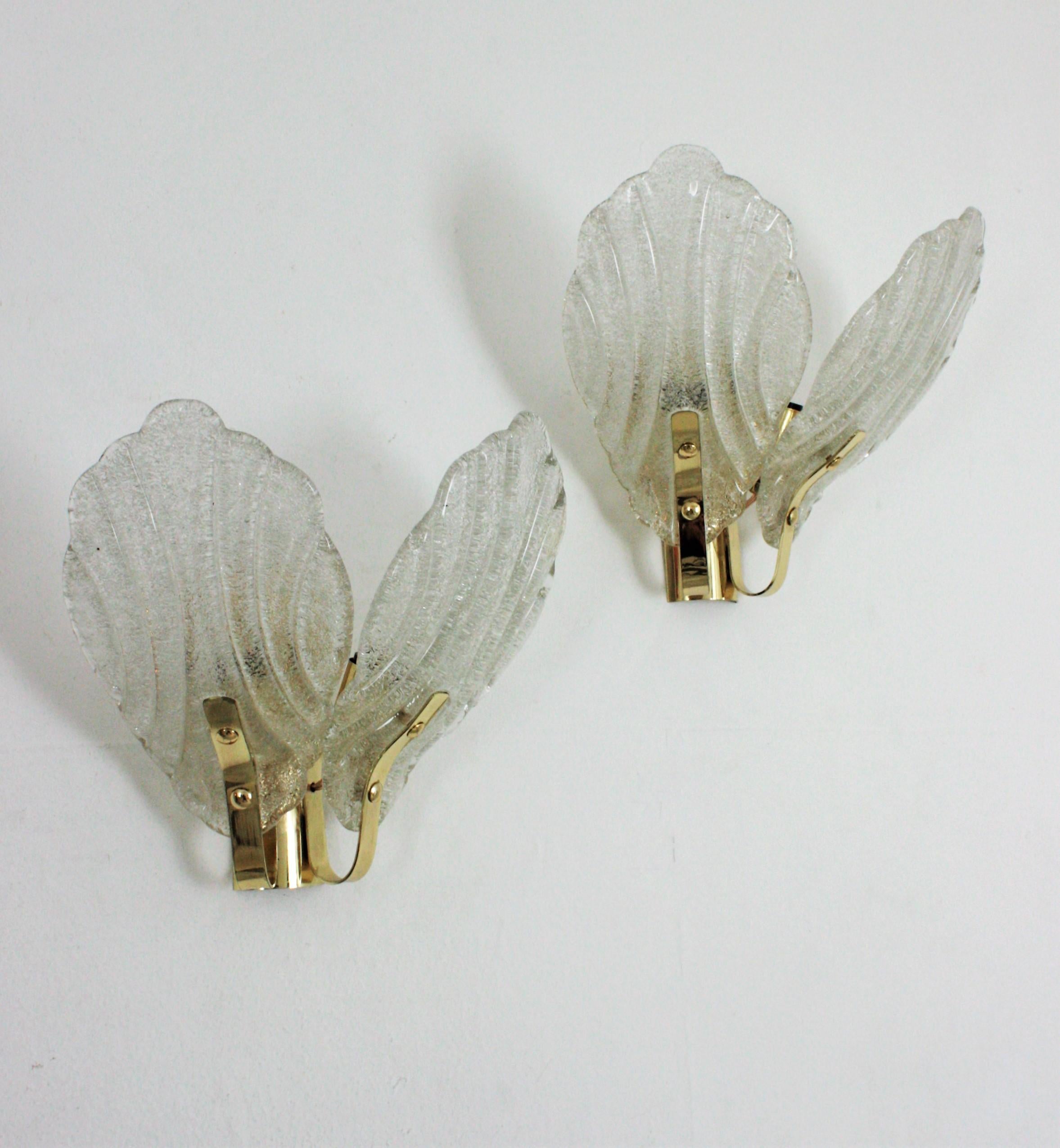 Pair of Orrefors Fagerlund Double Leaf Wall Sconces in Glass and Brass, 1960s For Sale 1